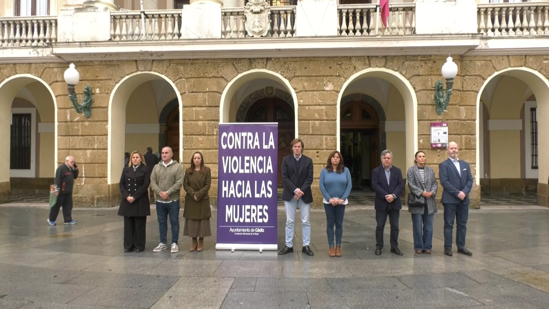 El minuto de silencio ha tenido lugar este jueves.