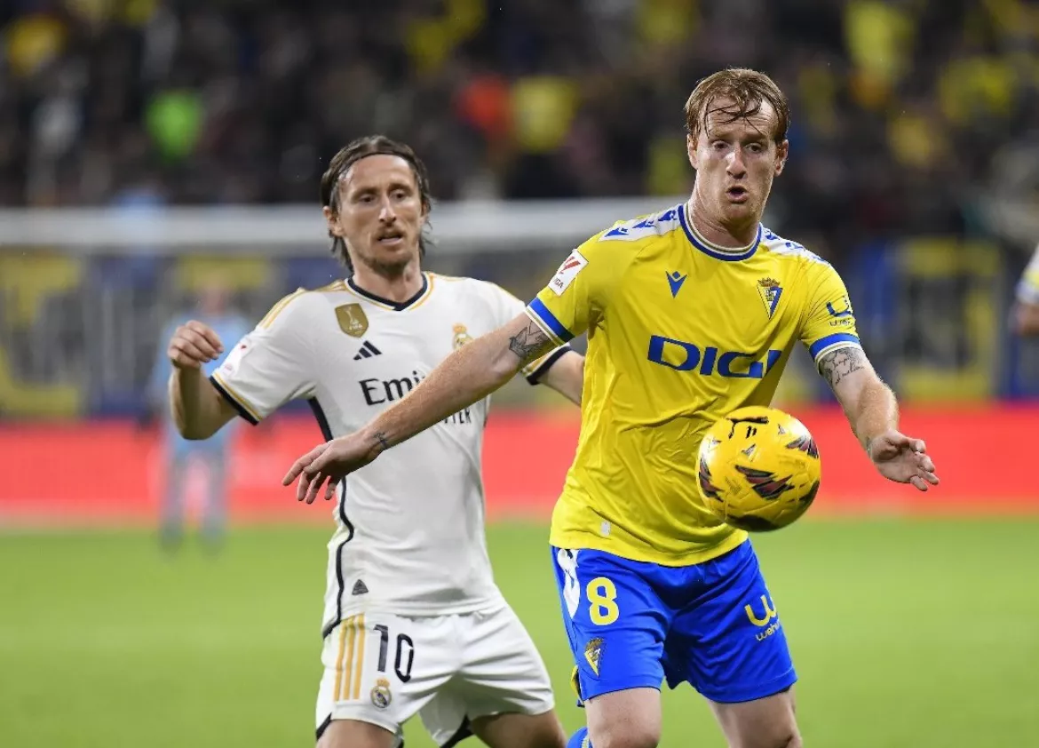 El Real Madrid alcanza el liderato con los 3 puntos sumados (Foto: Cádiz CF)