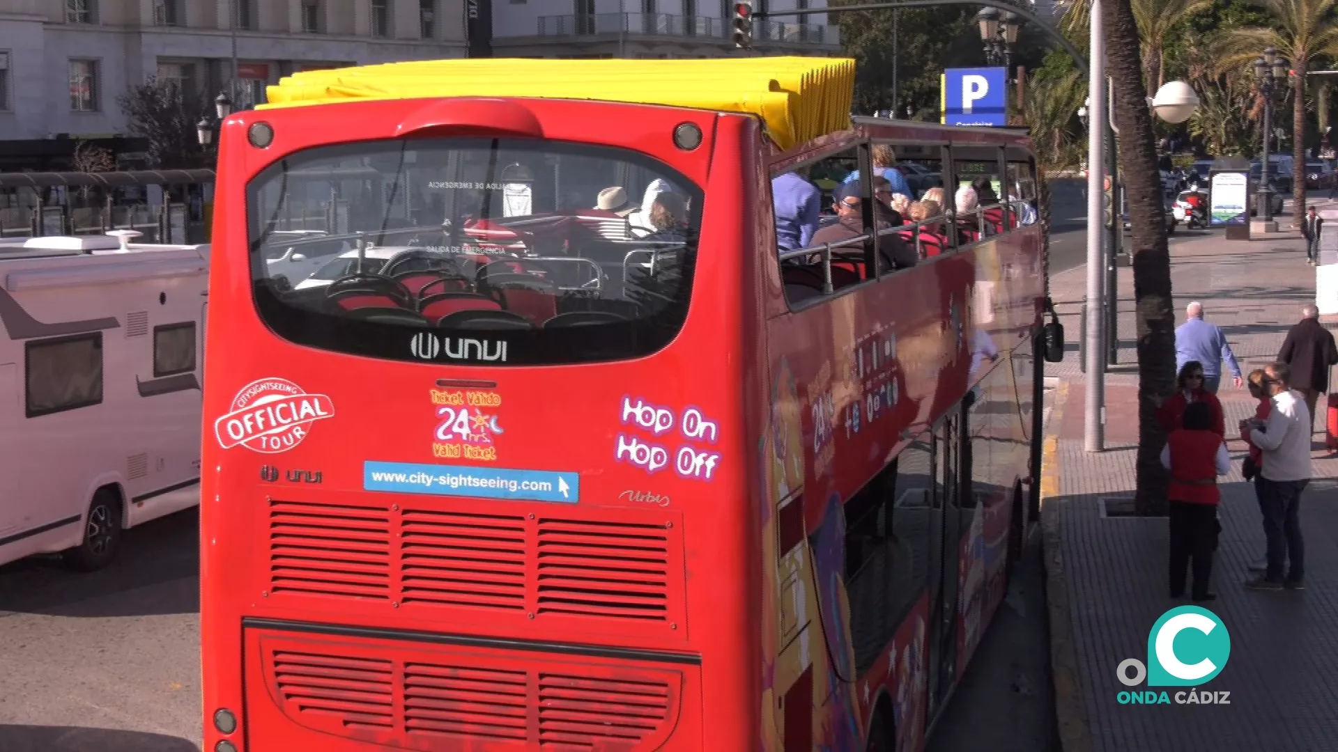 El Bus de la Ilusión regresa a las calles de Cádiz por estas fechas. 