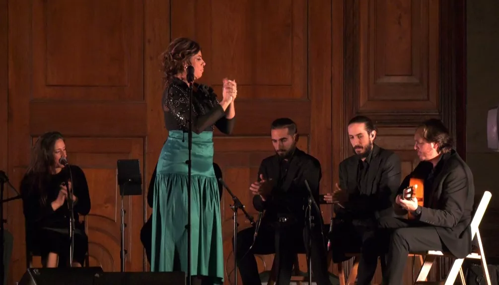 El flamenco suena por villacincos en la Catedral en la voz de Davinia Jaén.