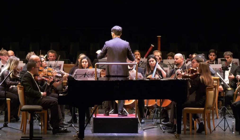 La Coral de la Universidad de Cádiz celebra la Navidad en el Gran Teatro Falla.