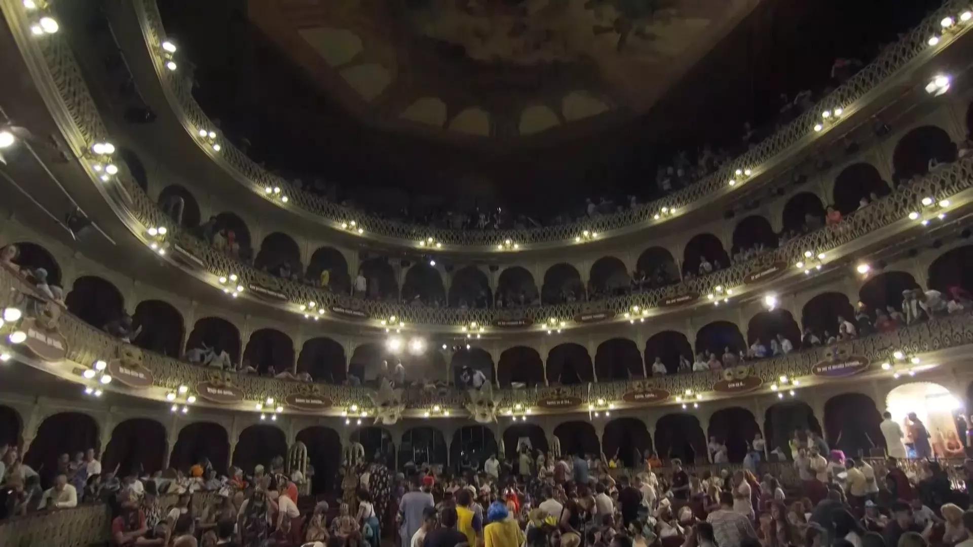 El concurso del carnaval en el Gran Teatro Falla.