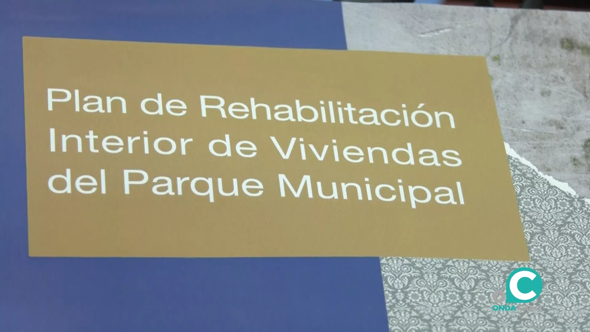 El proyecto se ha presentado a las asociaciones vecinales, de los residentes que son potenciales beneficiarios, en la Casa de Iberoamérica.