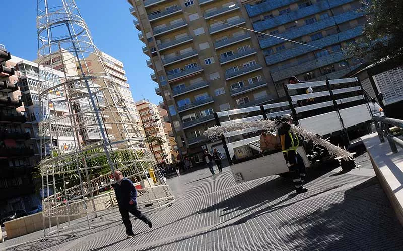 La oposición asegura que el PP ha obviado estas fiestas en barrios obreros