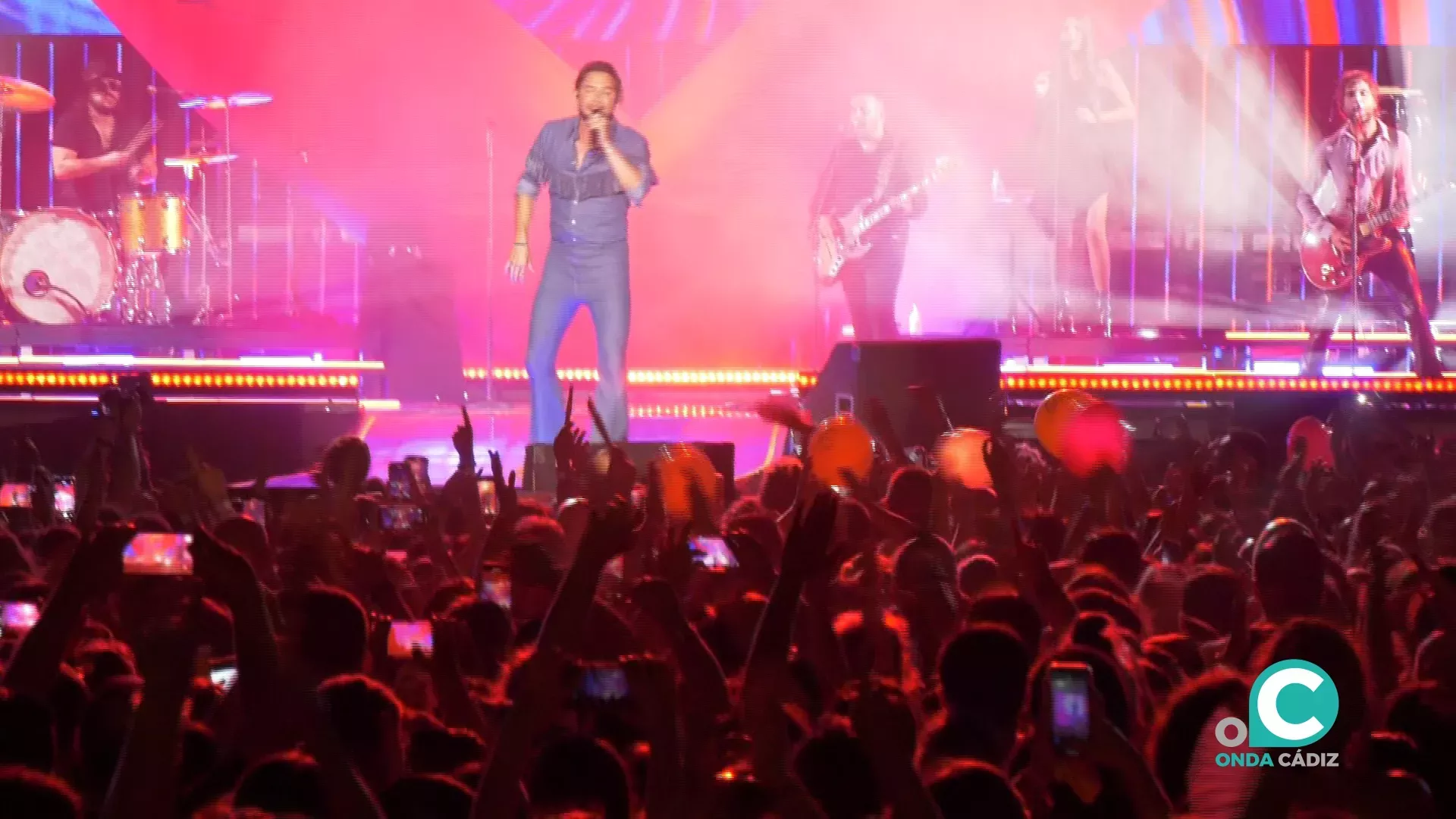 Manuel Carrasco, en el concierto de este verano en el muelle de Cádiz. 