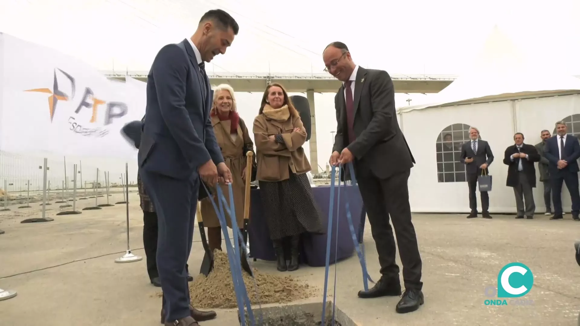 Colocación de la primera piedra de la Terminal de Cargas Refrigeradas de PTP Group. 