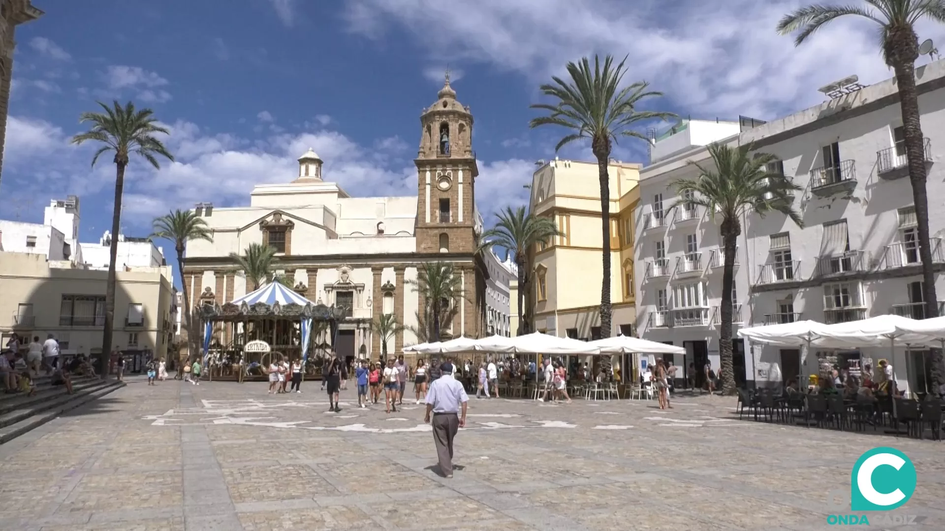 Turistas en Plaza de la Catedral. 