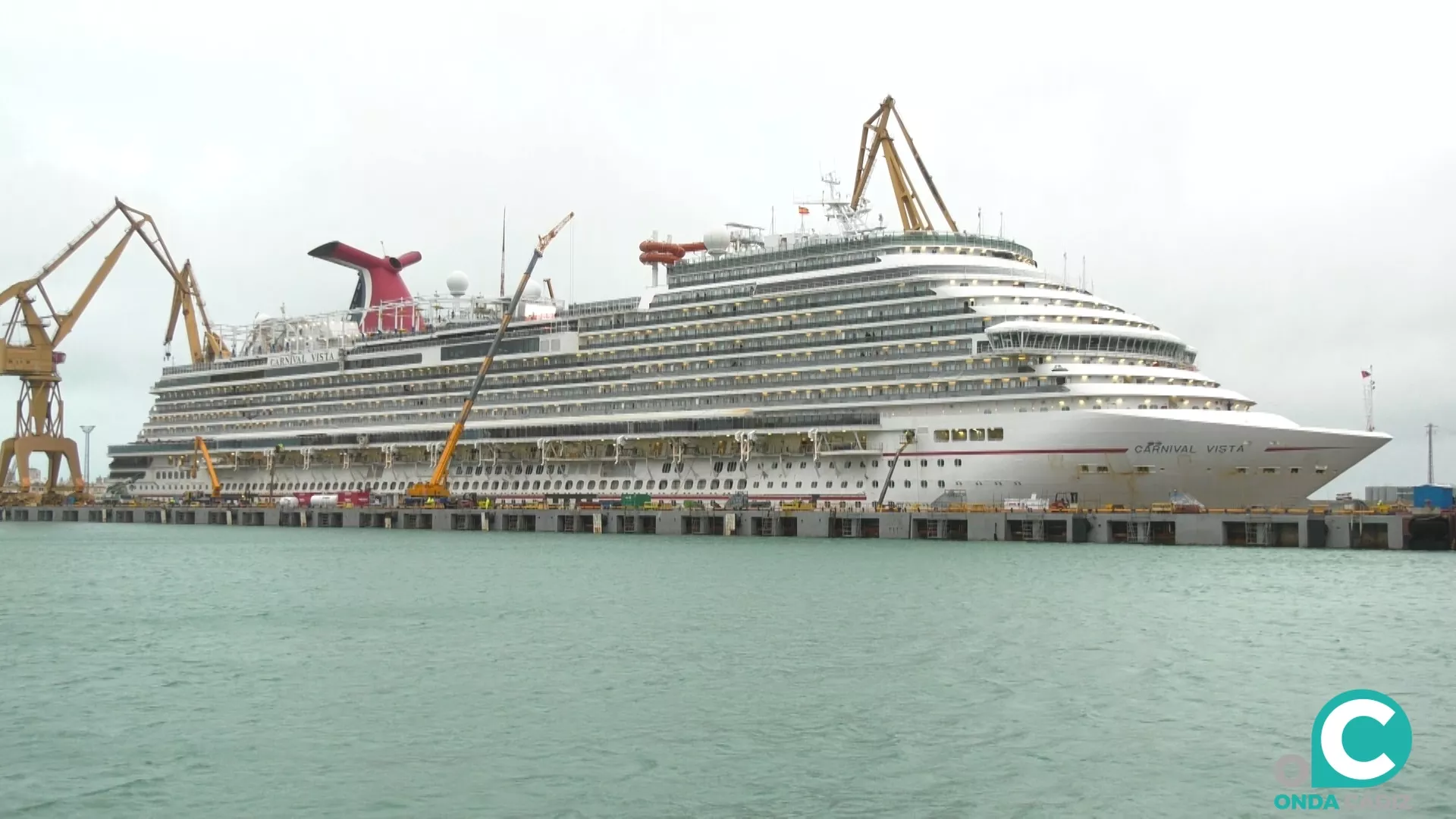 Reparación del Carnival Vista en los astilleros de Cádiz. 