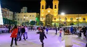 La pista de hielo es una de las atracciones preferidas por los niños gaditanos.