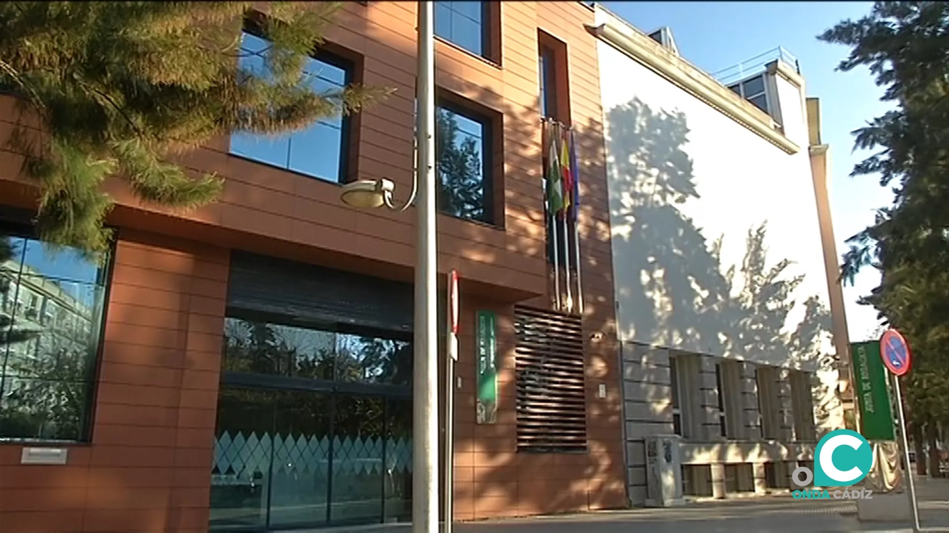 Fachada de la Delegación del Gobierno en Cádiz, en Plaza de España.