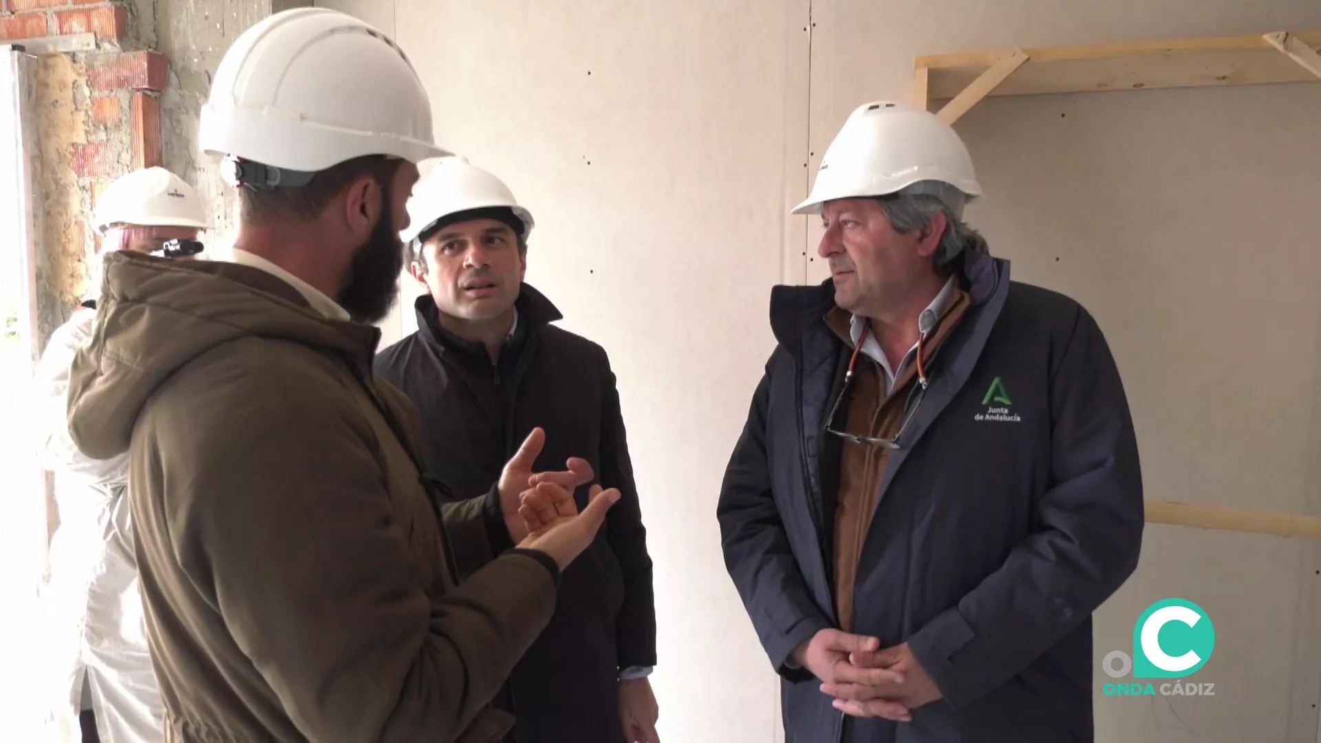 Bruno García durante una visita a obras de viviendas en una imagen de archivo