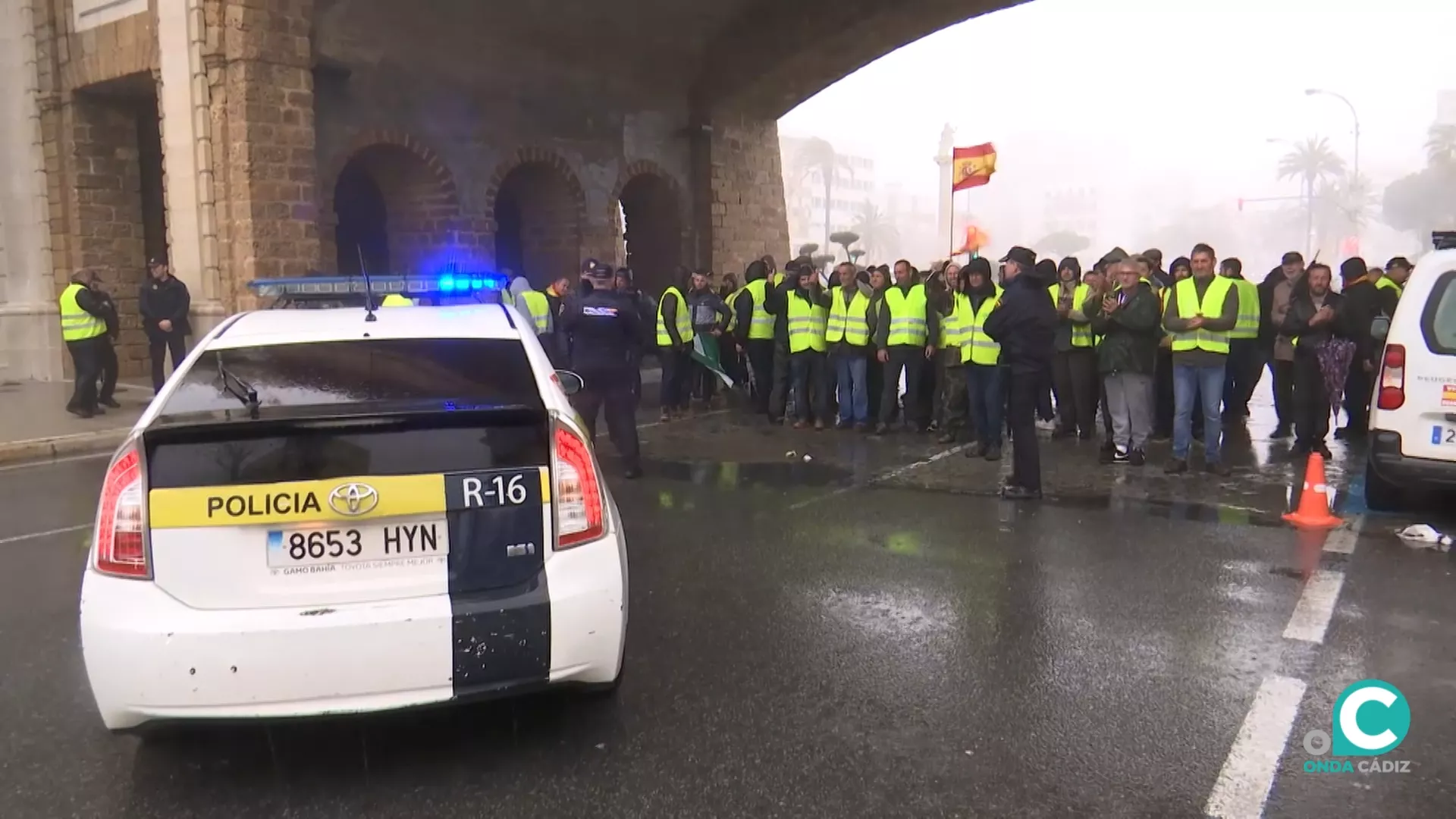 Protesta de los agricultores este viernes en las Puertas de Tierra. 