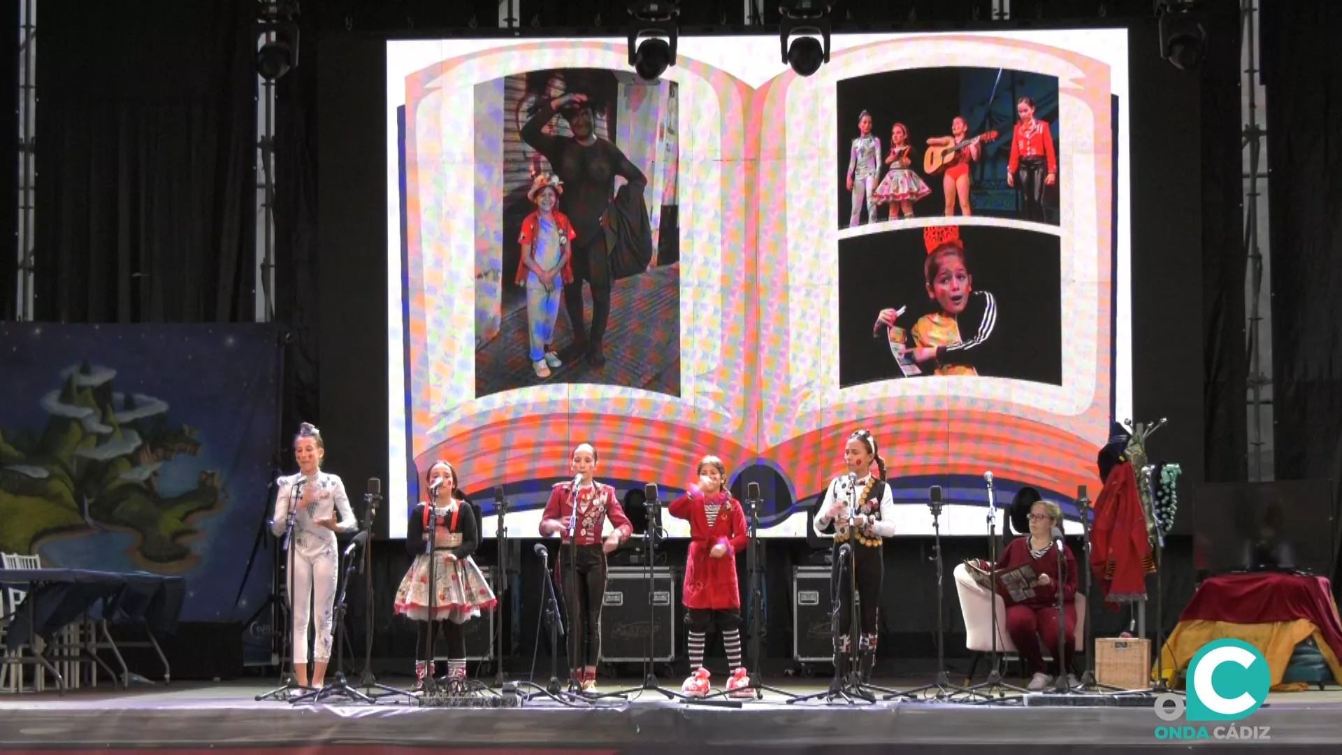 Momento del pregón infantil del Carnaval de Cádiz 2024. 