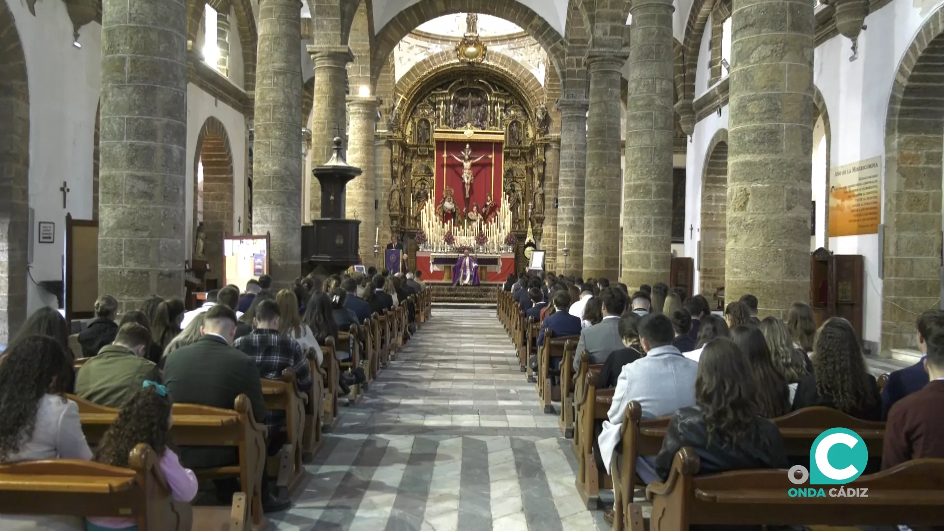 Vía Crucis de Juventud en Santa Cruz 