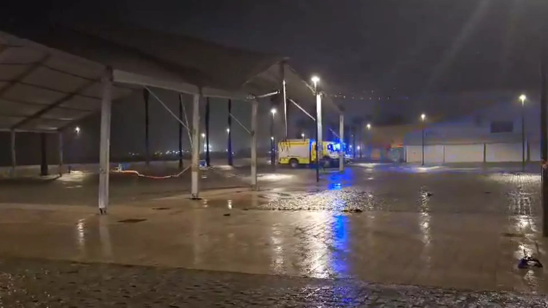 Actuación de Bomberos en la ciudad de Cádiz. 