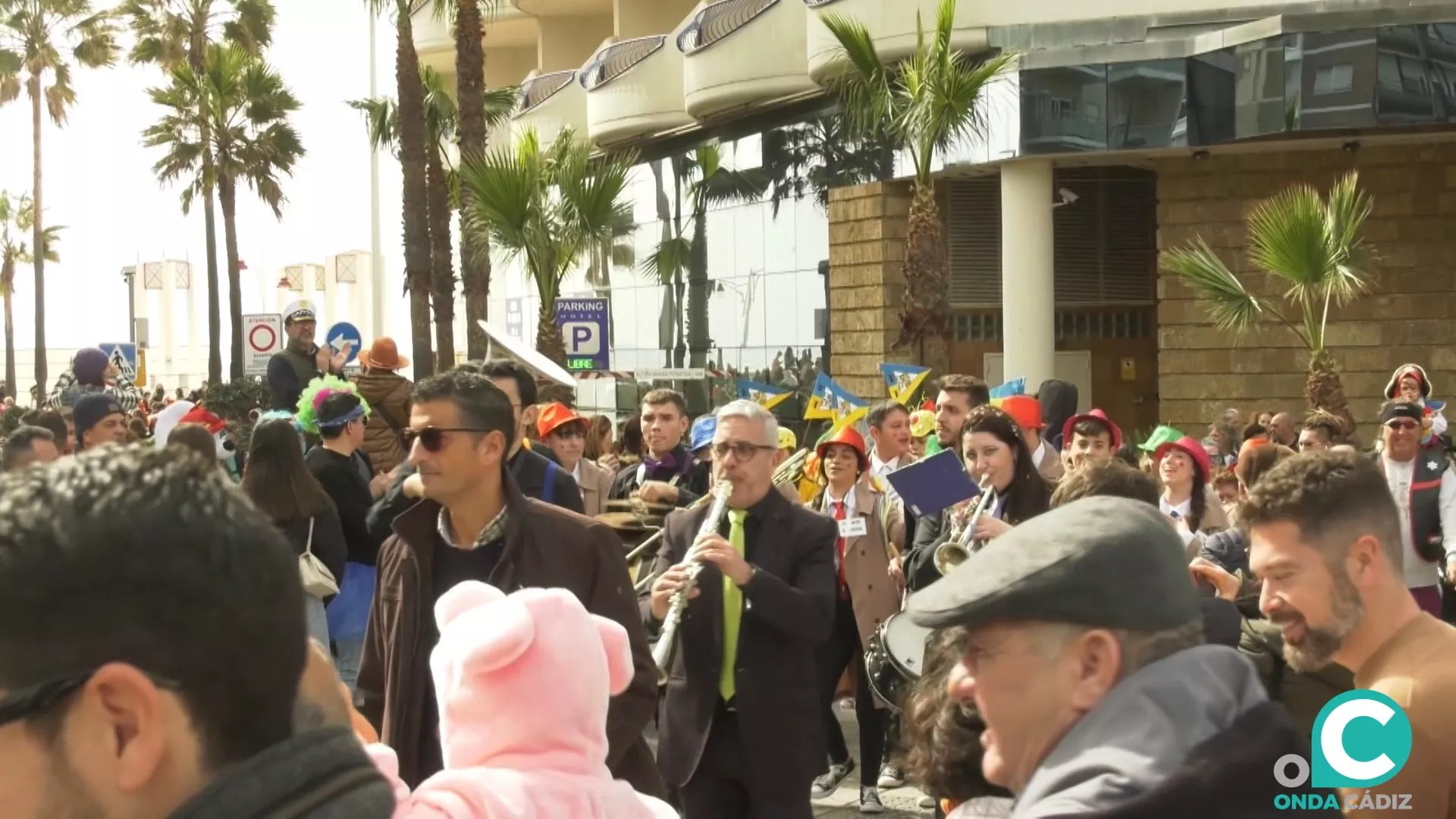 Ambiente de carnaval en las calles de Cádiz. 