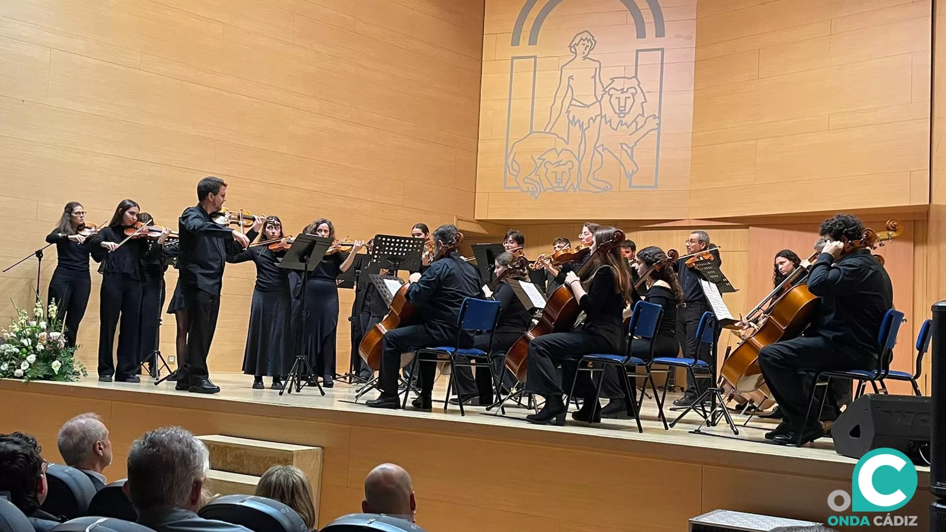 Emotivo homenaje a los alumnos del Conservatorio que perdieron la vida en el trágico accidente. 