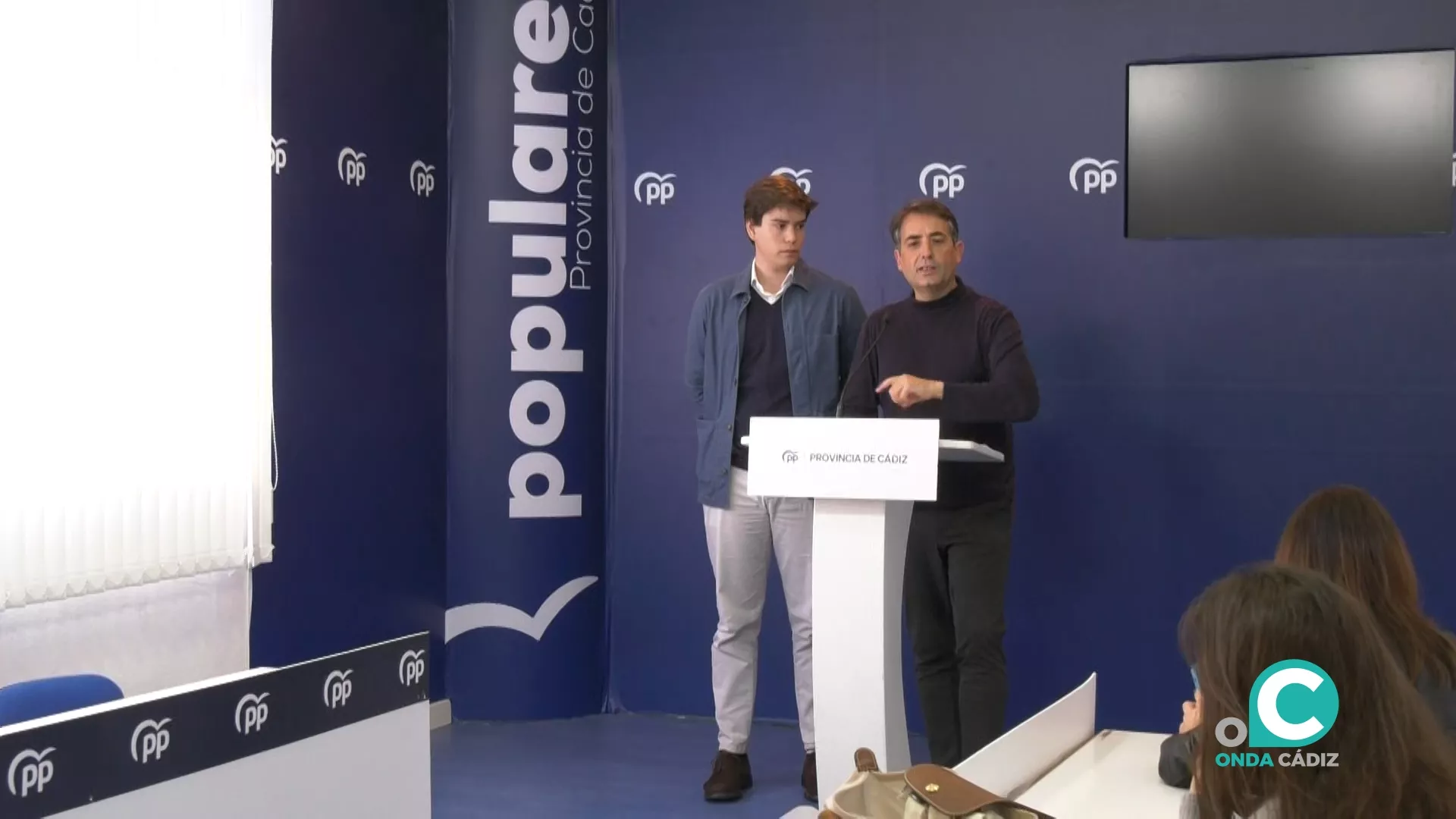 El diputado nacional del PP por la provincia, Miguel Ángel Sastre, y el parlamentario autonómico, Antonio Saldaña, en rueda de prensa. 