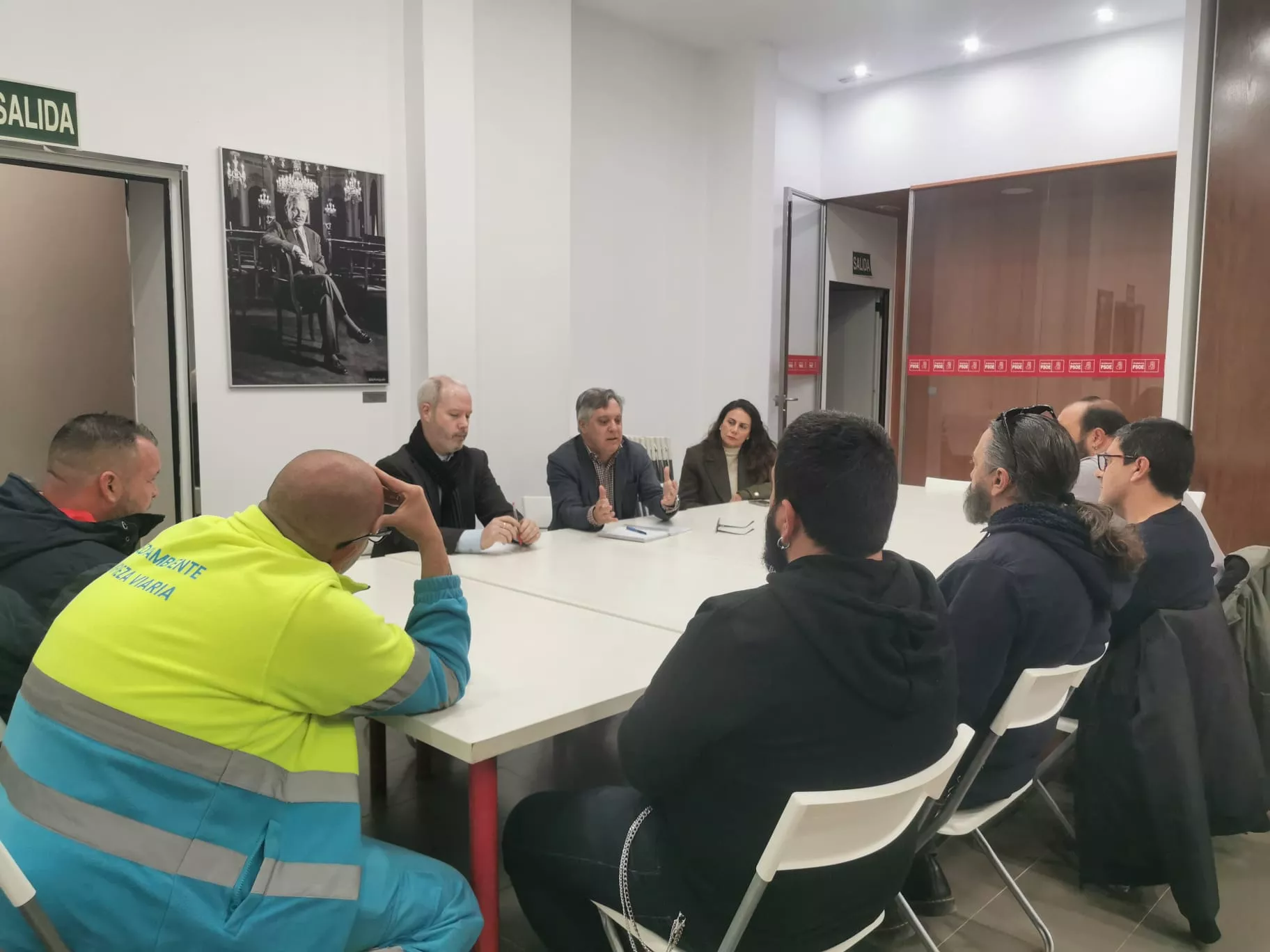 Encuentro del PSOE con la plantilla del servicio de limpieza de la ciudad. 