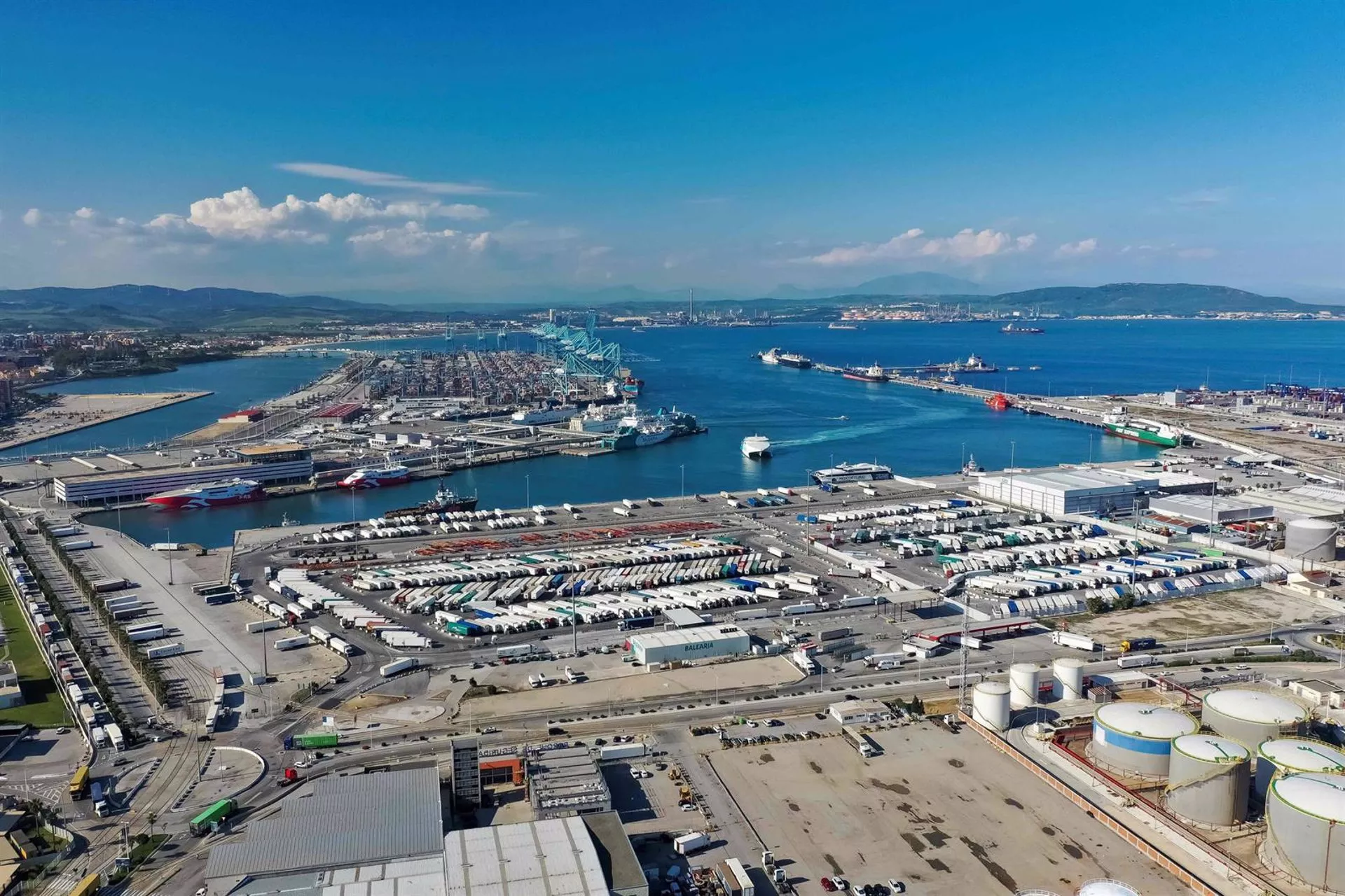 Vista aérea del puerto de Algeciras