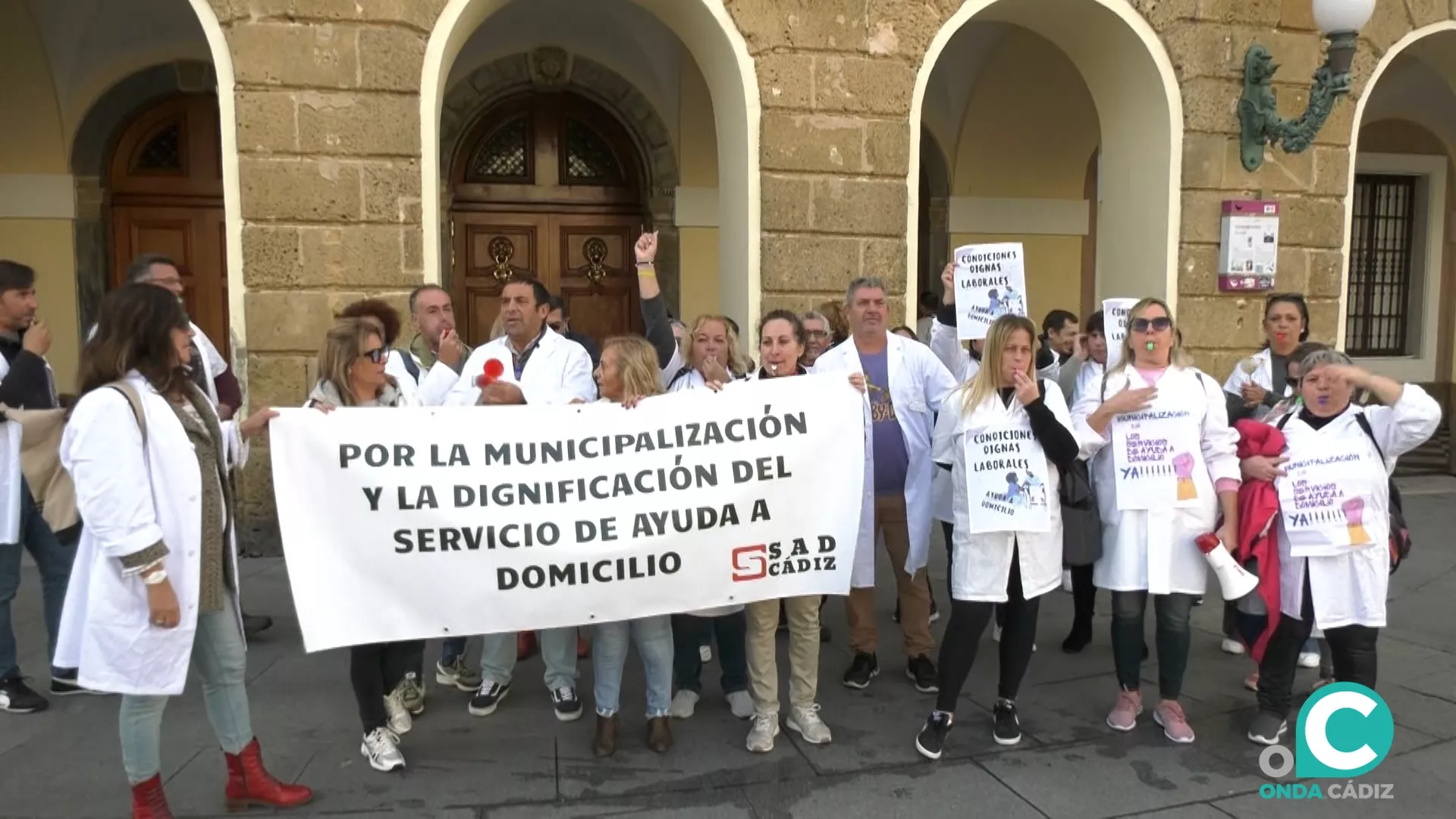 Protesta de este miércoles de trabajadoras del servicio de Ayuda a Domicilio. Protesta de este miércoles de trabajadoras del servicio de Ayuda a Domicilio.