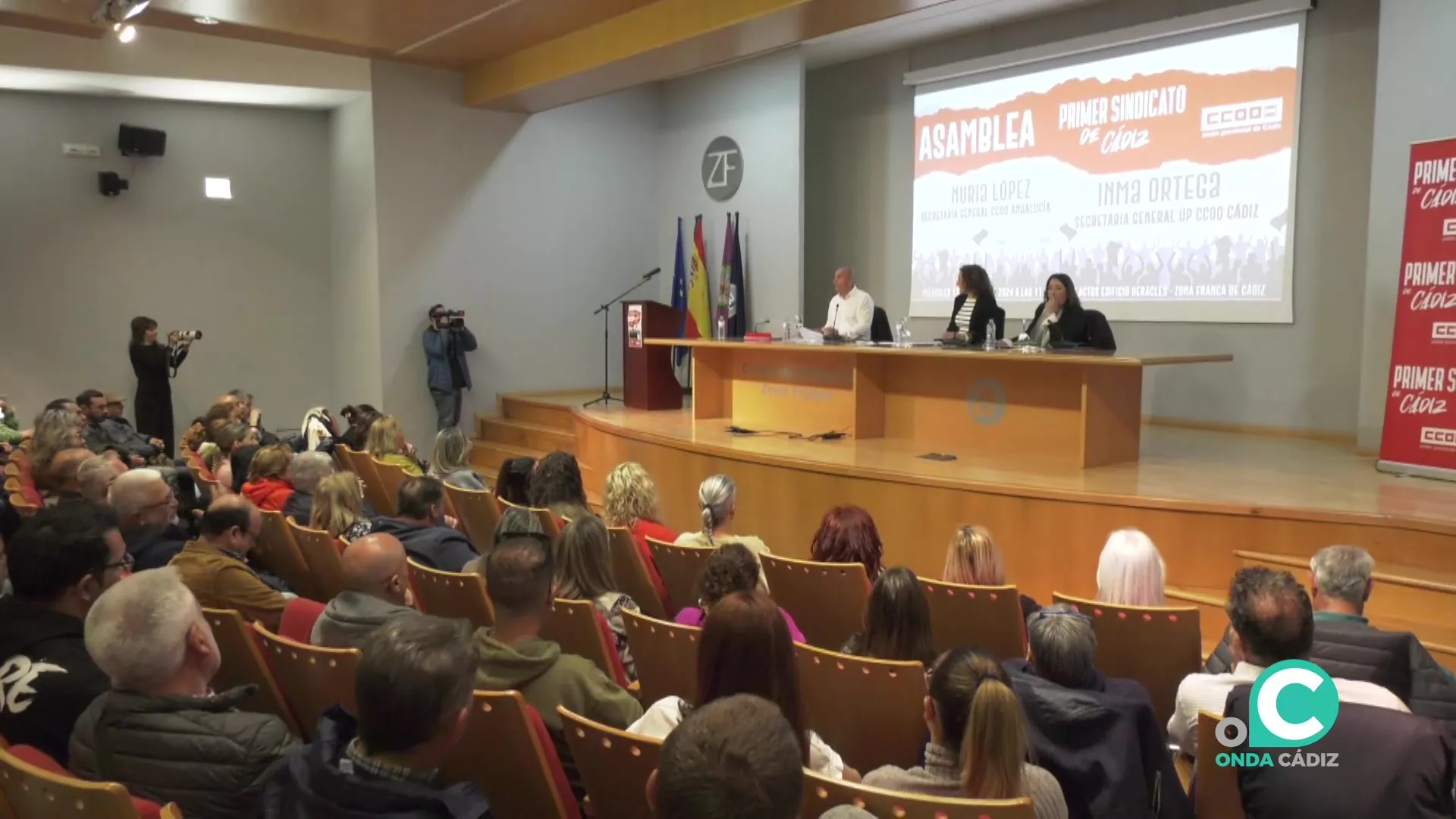 Un momento de la apertura de la asamblea de CCOO en Cádiz