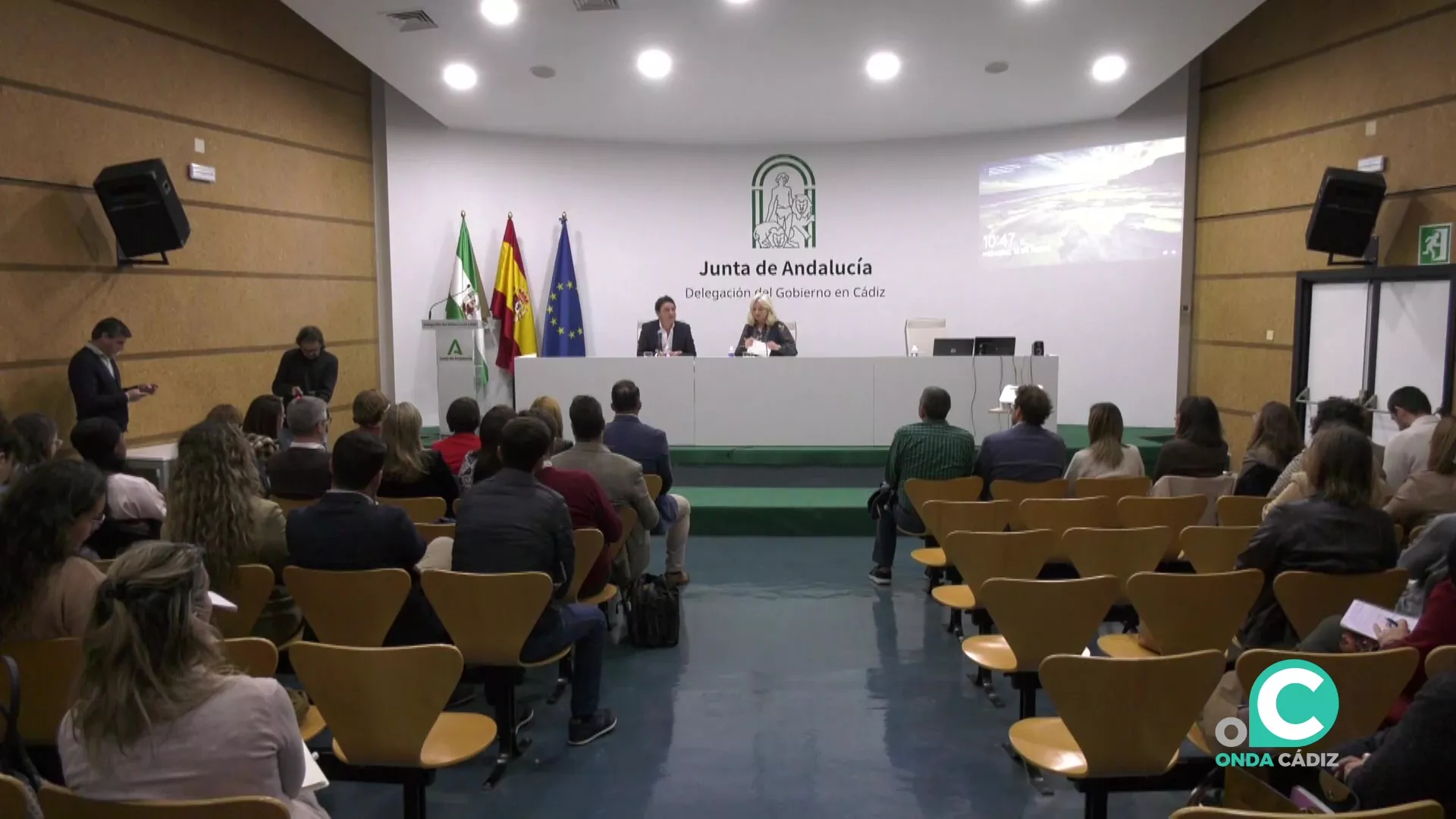 Presentación del programa "T-Acompañamos"  en la Delegación de Gobierno la Junta en Cádiz