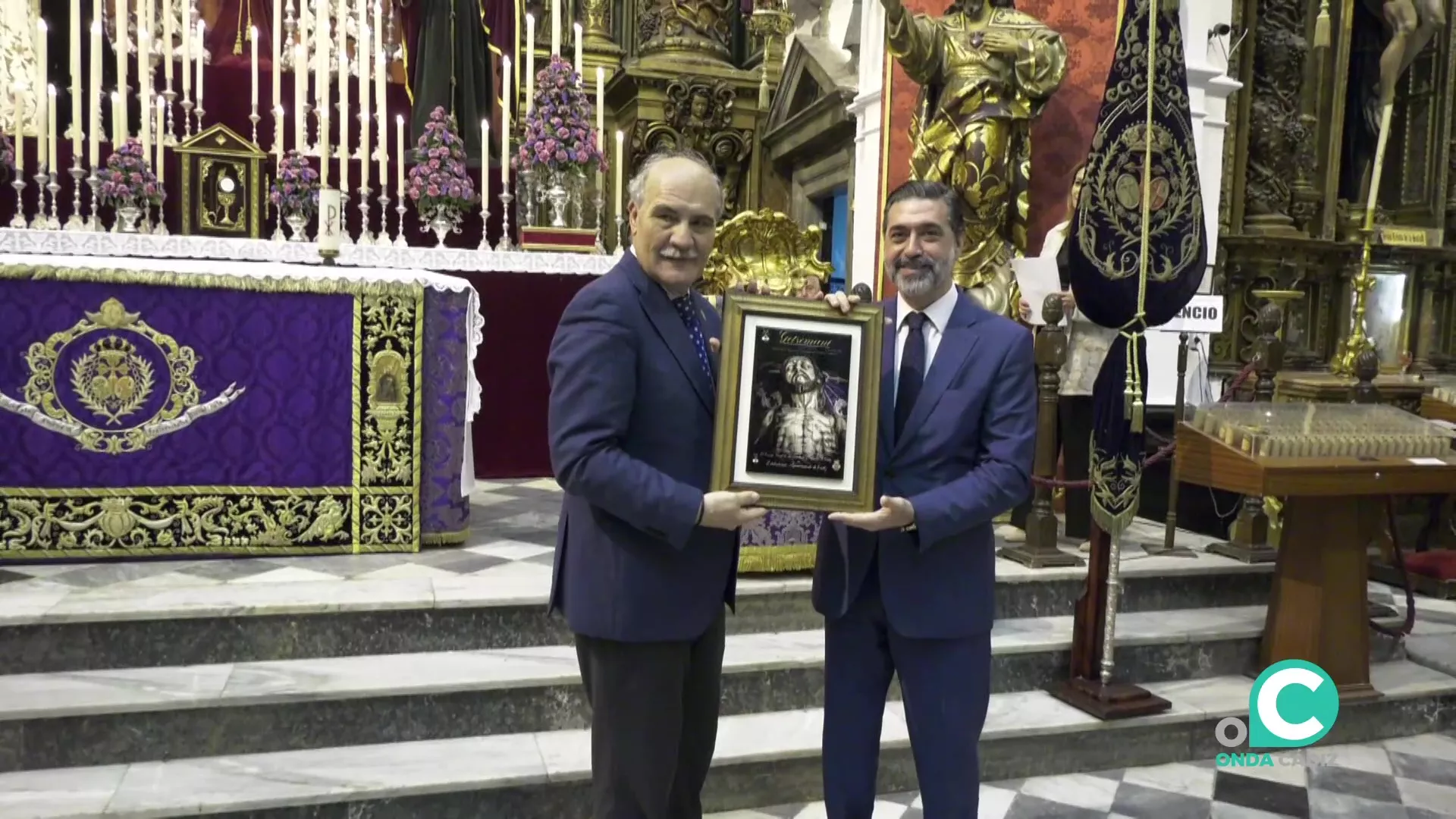 Momento de la presentación de una nueva edición de la revista Getsemaní en la iglesia de Santiago.