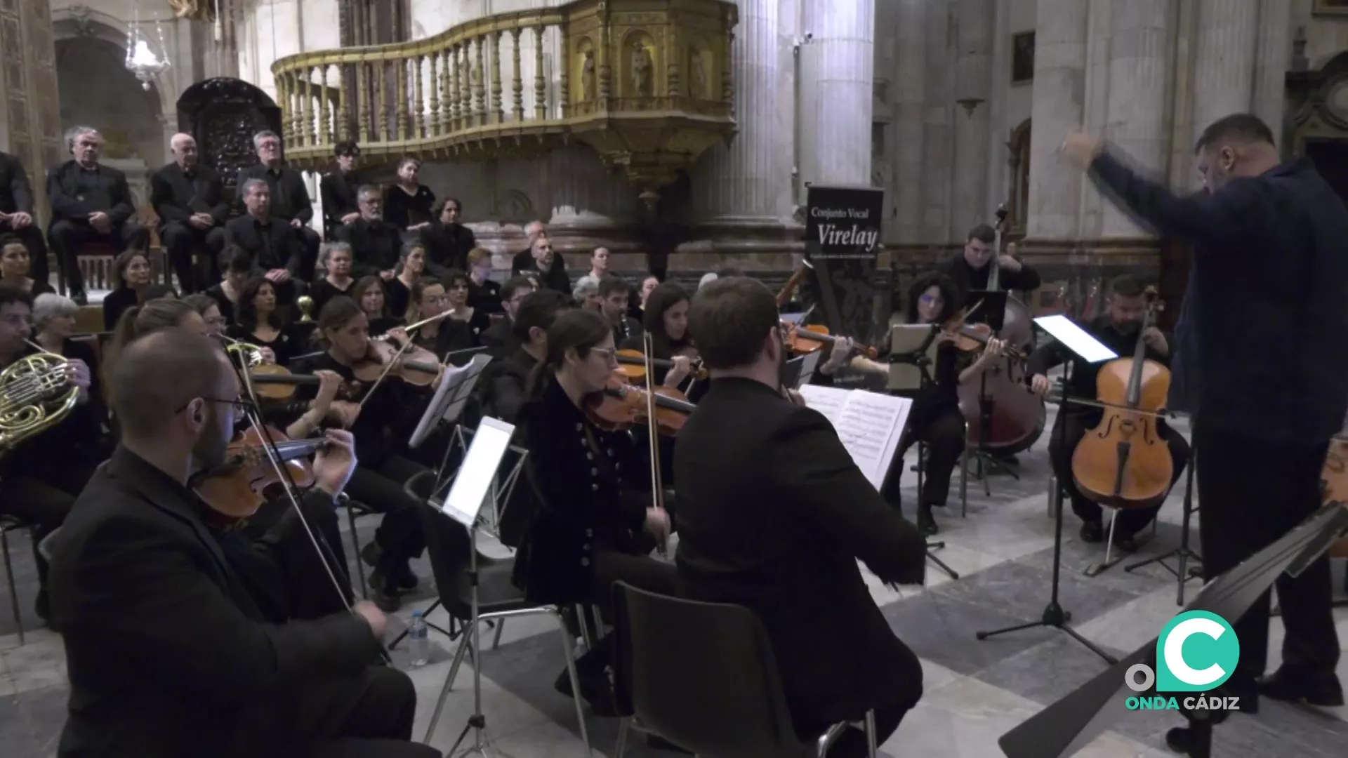 Numeroso público acudió a la cita en el primer templo de la ciudad