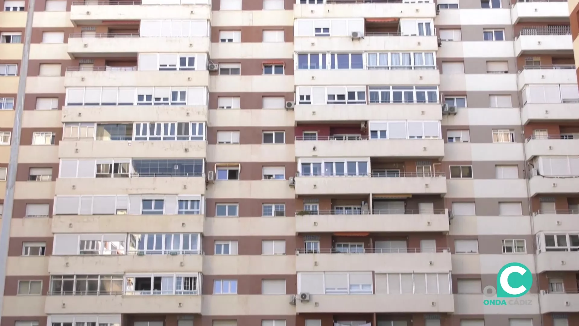 Imagen de una fachada de viviendas en la avenida de Cádiz