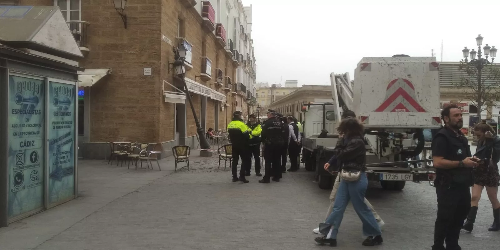 Imagen de los agentes de la Policía Local en el lugar de los hechos 