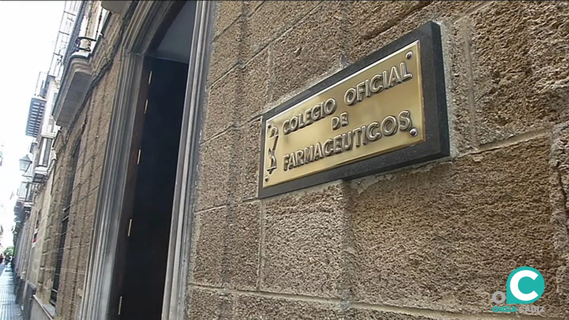 Fachada del Colegio Oficial de Farmacéuticos de Cádiz.