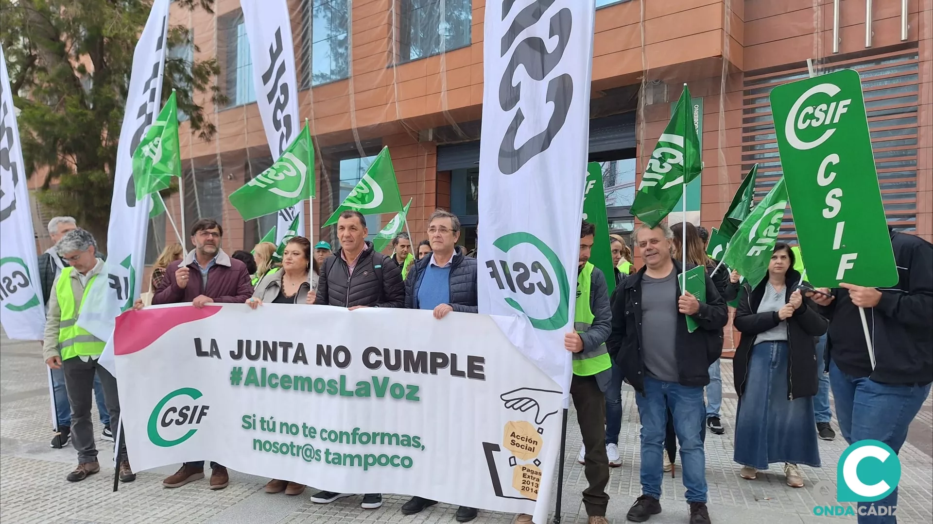 Movilización del CSIF ante la Delegación del Gobierno de la Junta en Cádiz. 