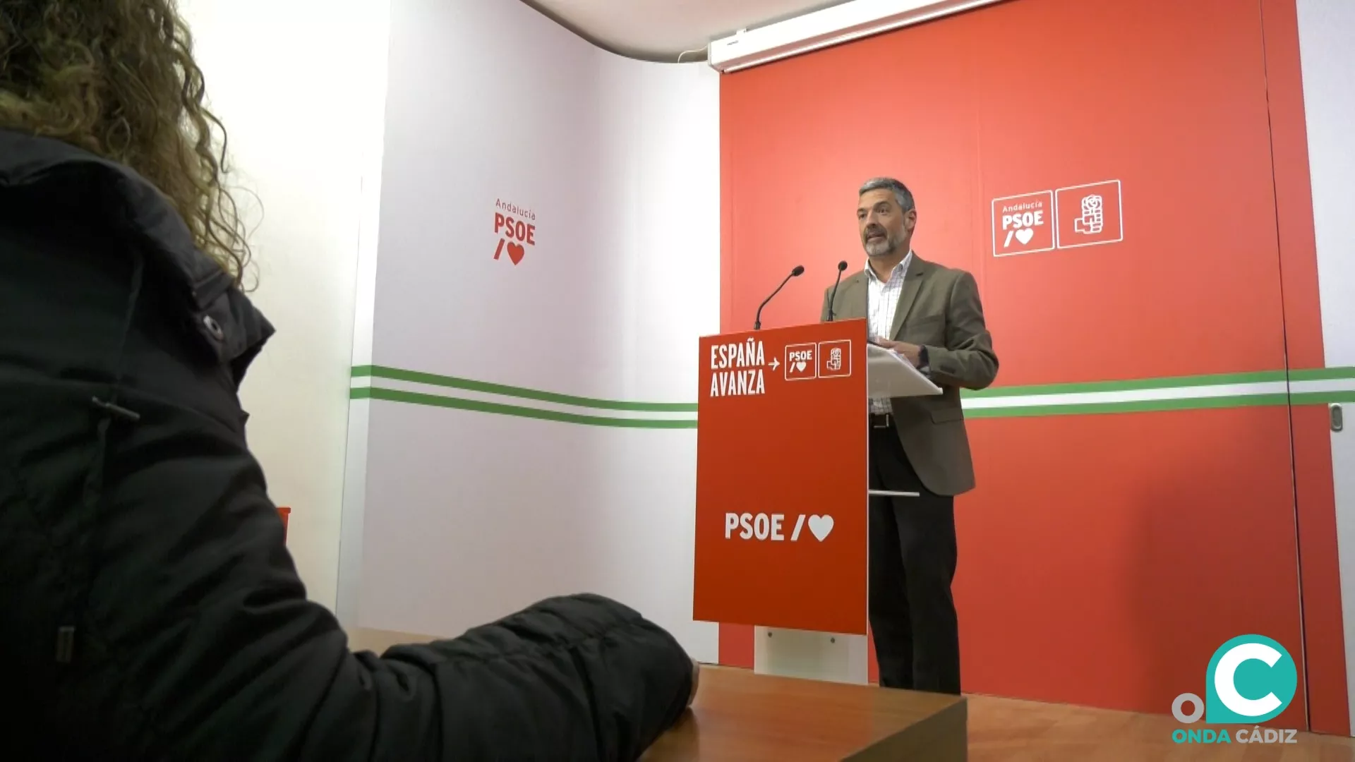 El vicesecretario tercero del PSOE de Cádiz, Javier Ruiz Arana, en rueda de prensa este jueves. 