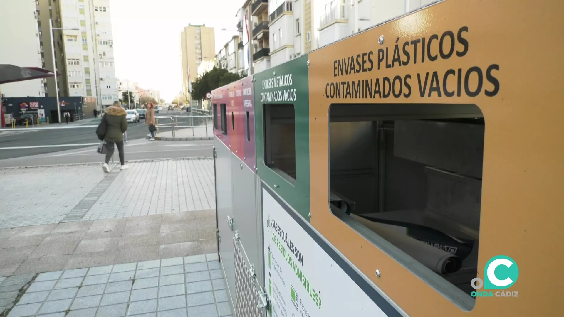 Los nuevos contenedores de punto limpio hoy en Cádiz.