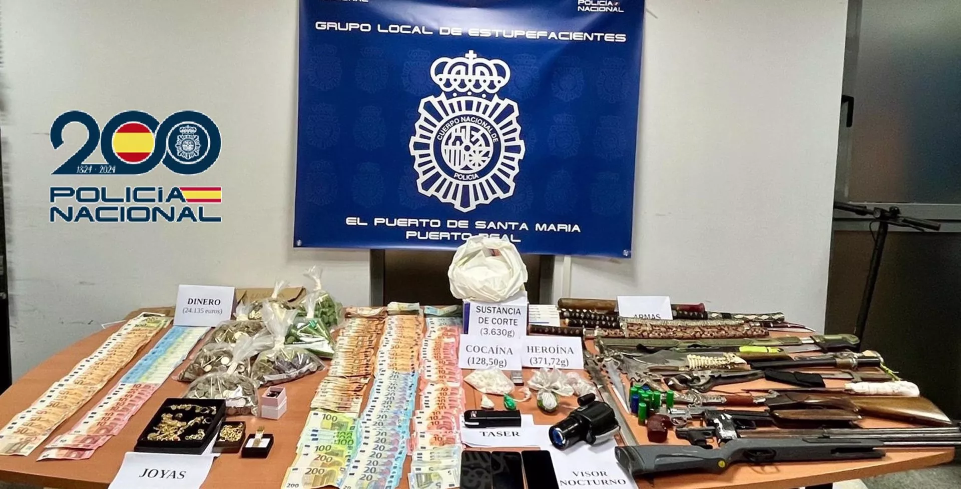 Droga, dinero y armas intervenidas a la organización desarticulada en El Puerto.