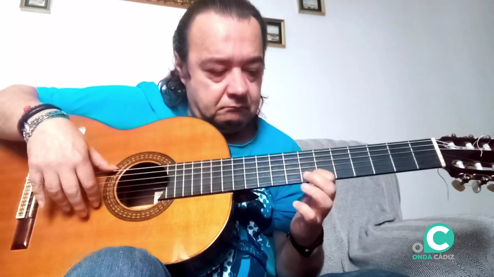 El guitarrista Rafael Abujas 