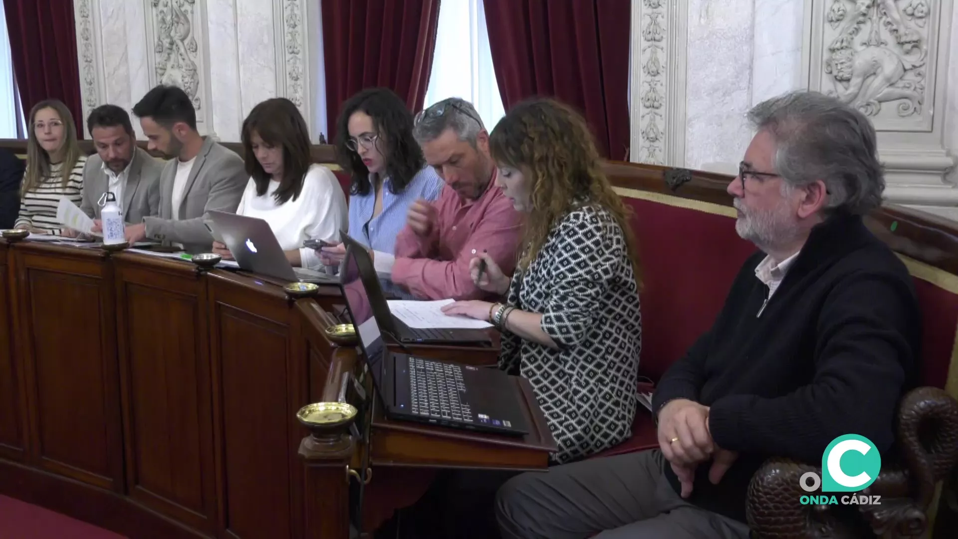 El grupo Adelante Izquierda Gaditana en una sesión del Pleno del Ayuntamiento de Cádiz