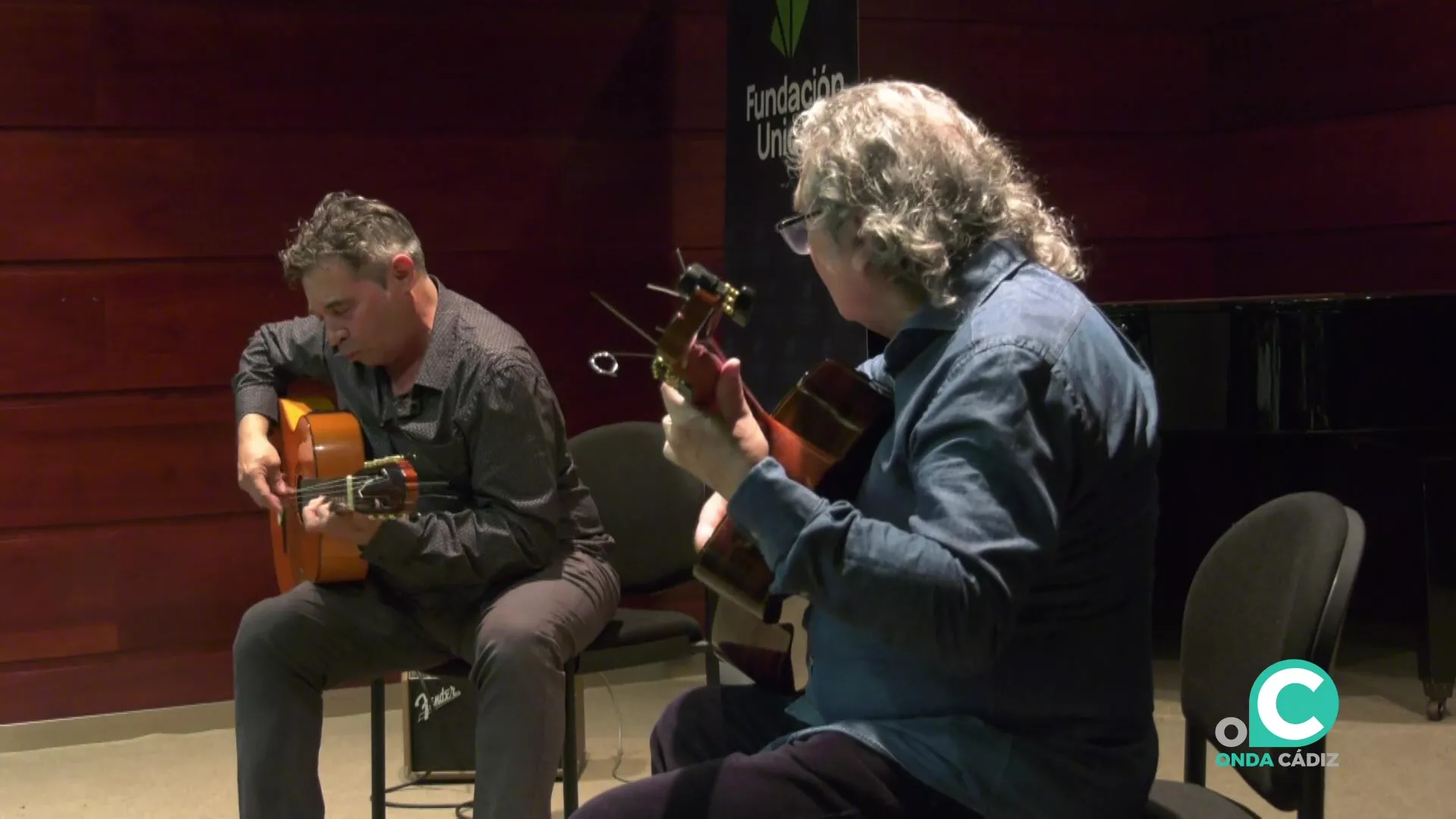 Tito Alcedo y Nono García durante su concierto de guitarra en Cádiz