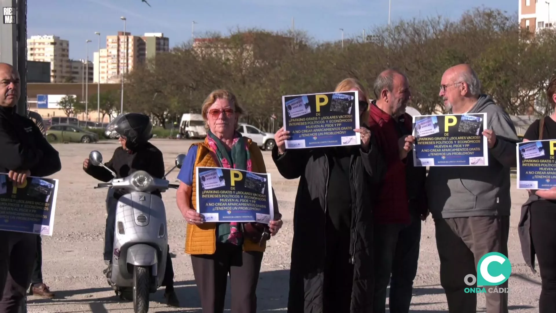 Algunos de los integrantes de la concentración en la mañana de hoy