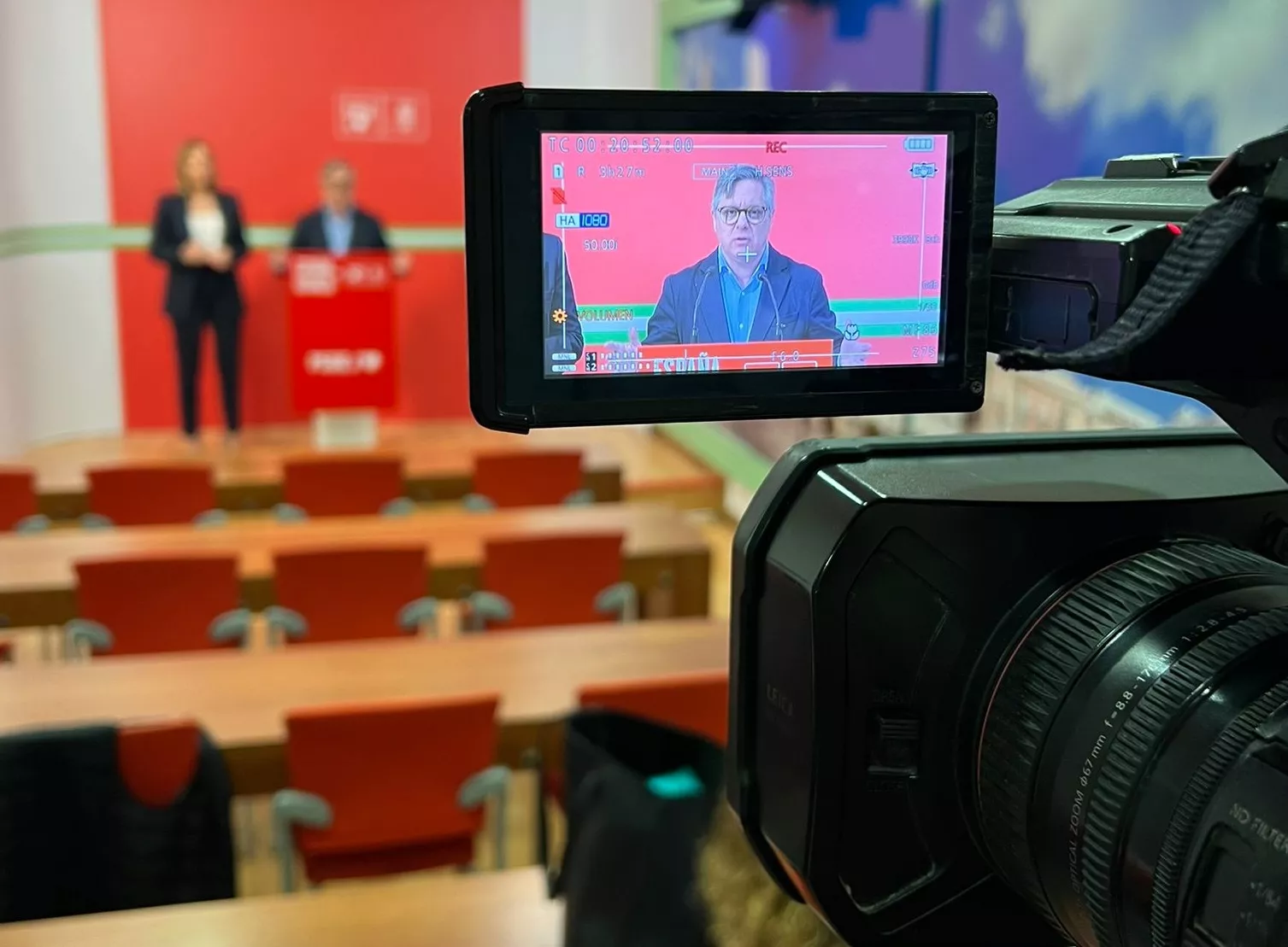 Óscar Torres durante su intervención en la rueda de prensa 