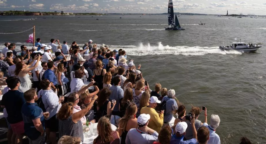 98.000 gaditanos y turistas disfrutaron de la prueba SailGP en octubre del 2023. 