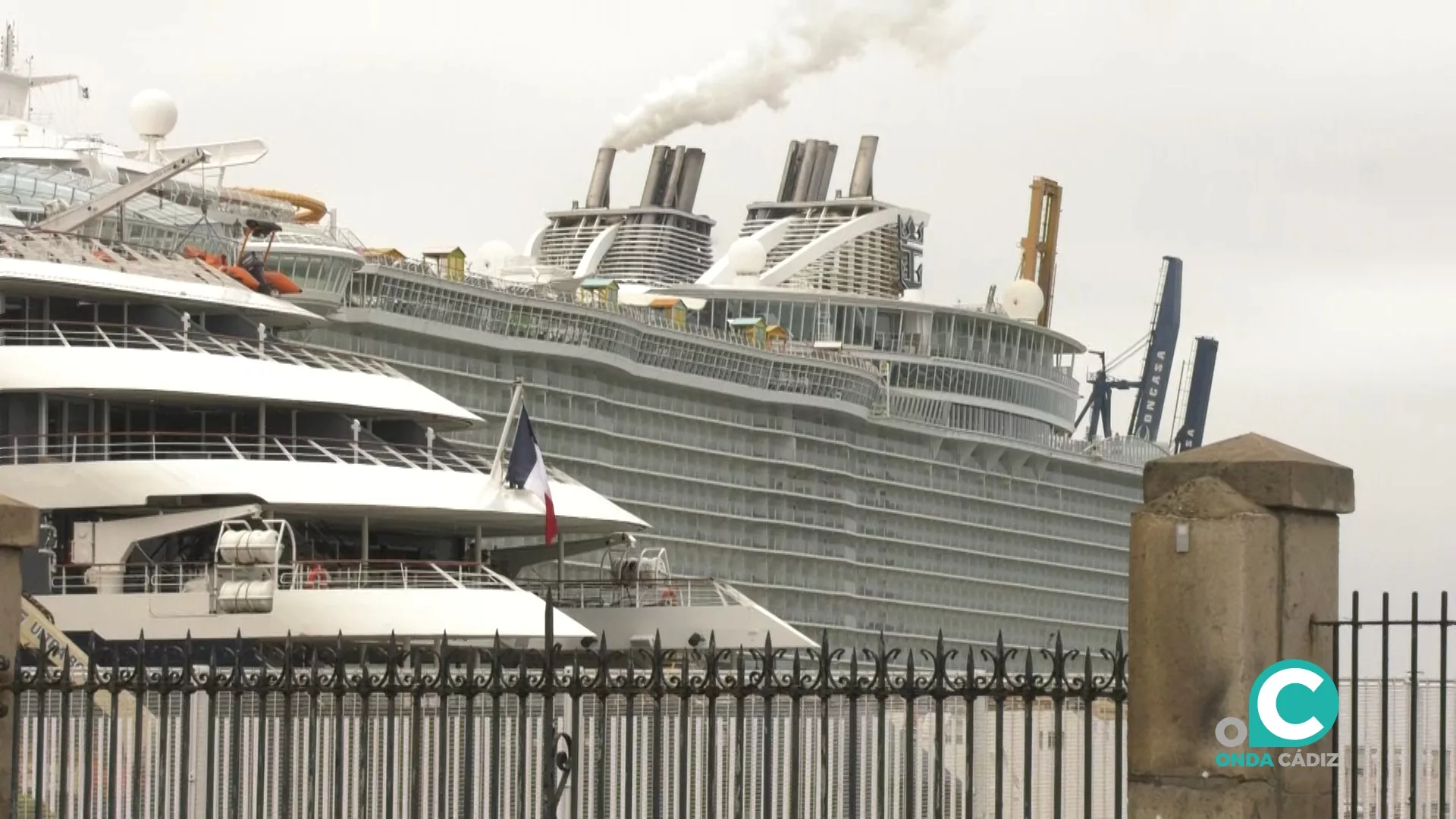 Imagen de dos de los cruceros que han atracado este miércoles en el muelle 