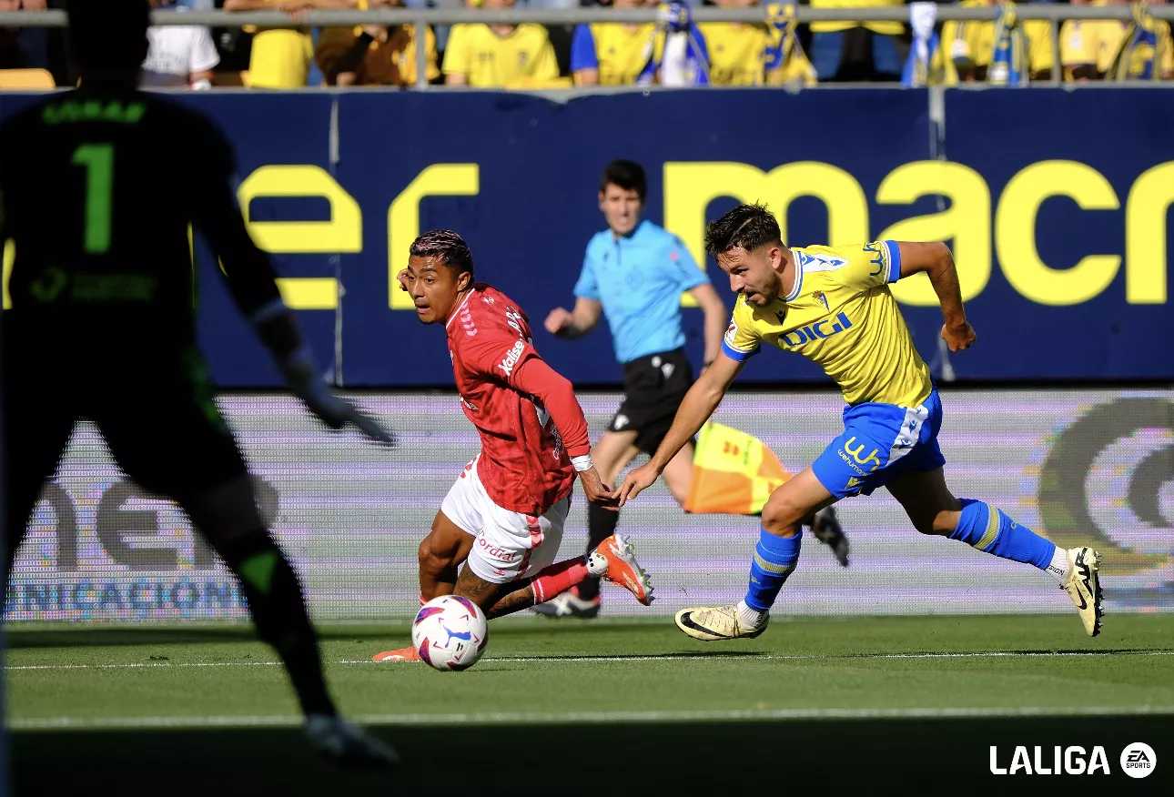 Víctor Chust sería expulsado durante el partido (Foto: LaLiga)