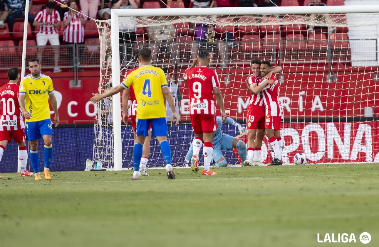 Los locales celebran uno de los seis goles marcados (Foto: La Liga)