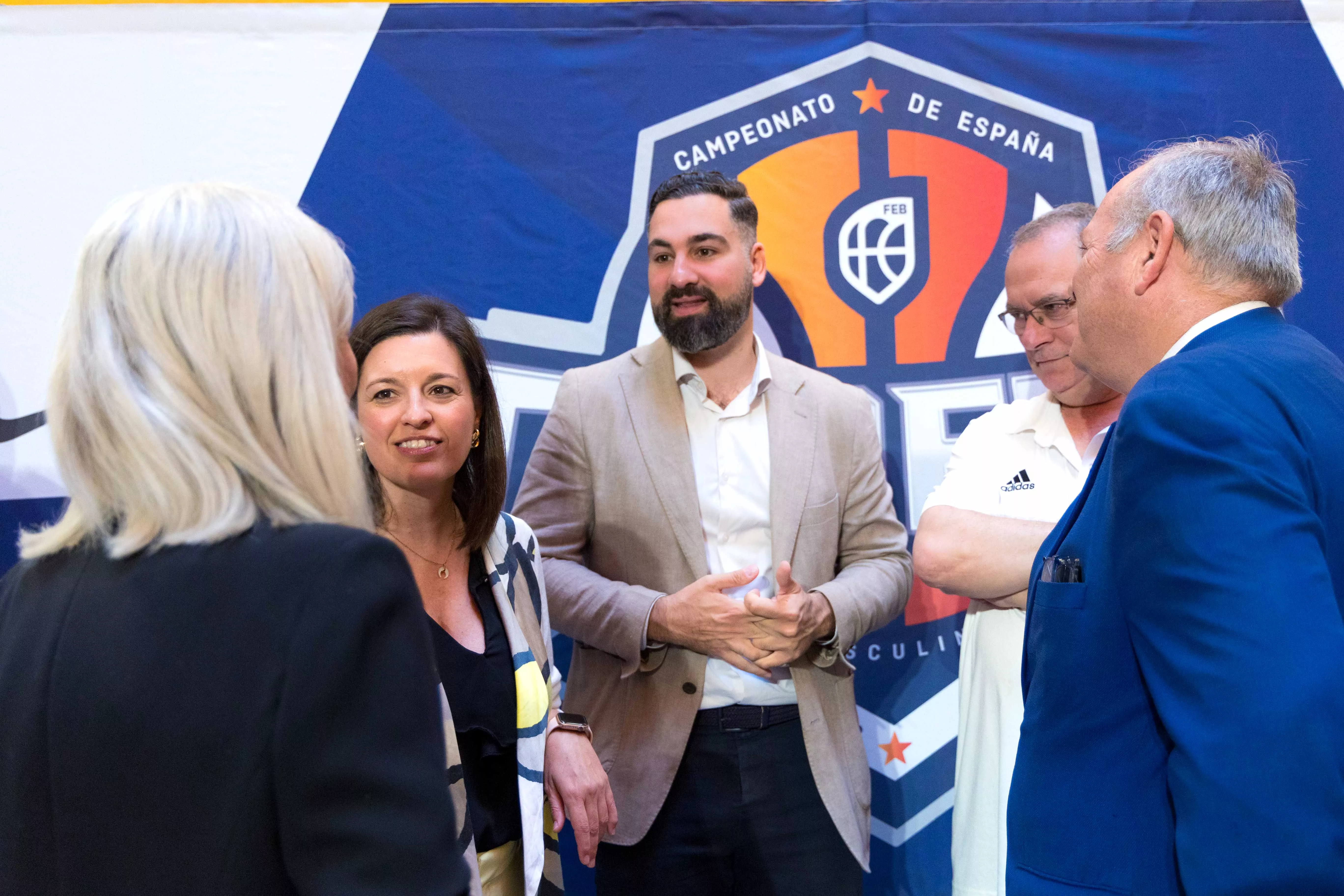 El concejal de Deportes del Ayuntamiento, Carlos Lucero, se felicita porque Cádiz vuelva a tener un papel protagonista en el baloncesto a nivel nacional.