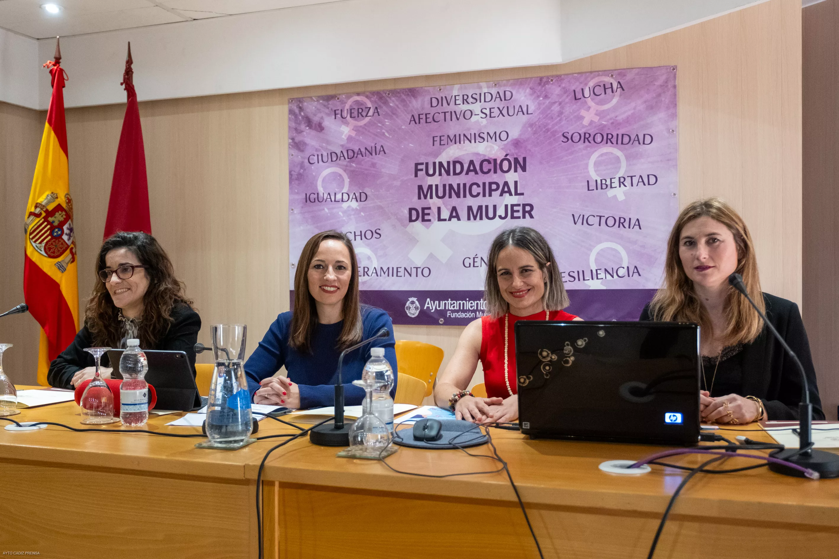 Protagonistas de la cita en uno de los encuentros del día.