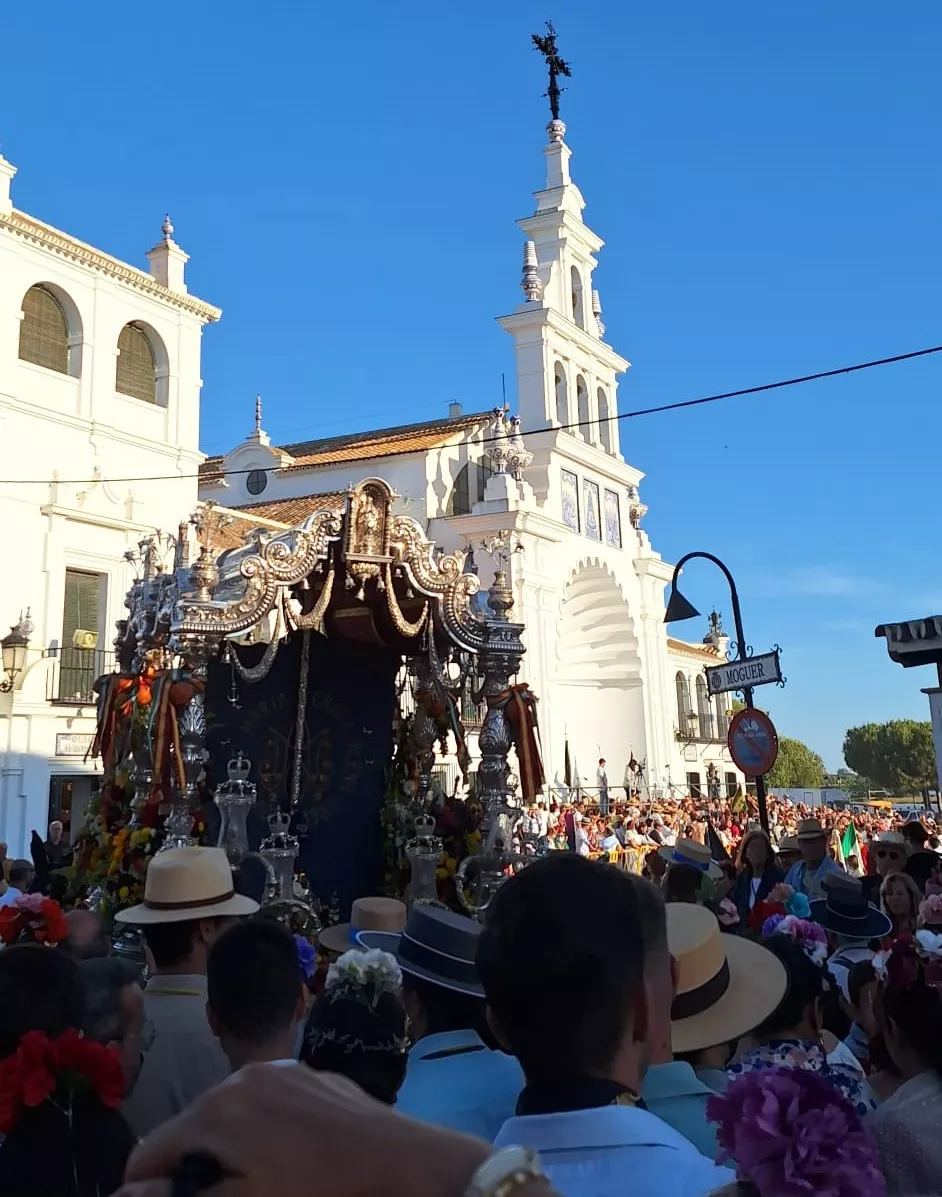 Los romeros gaditanos llegaron a la Aldea el viernes tras tres día de Camino por el Coto de Doñana