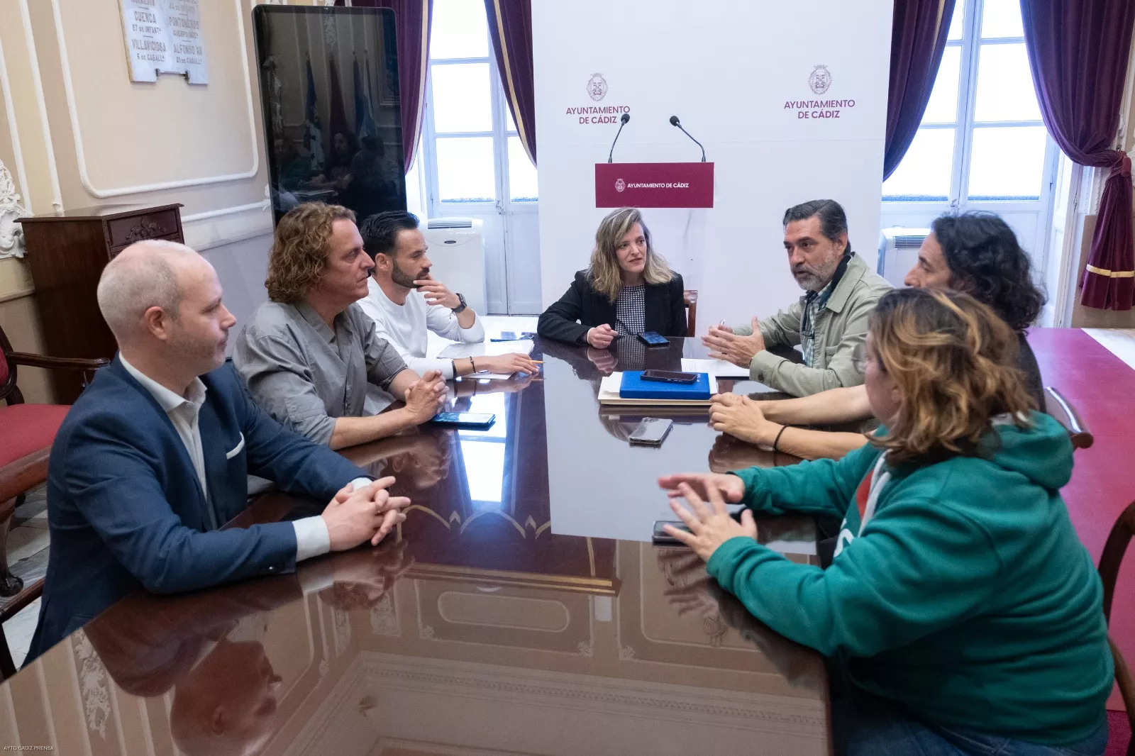 Marea Verde y los ediles municipales analizan sus propuestas en el Ayuntamiento