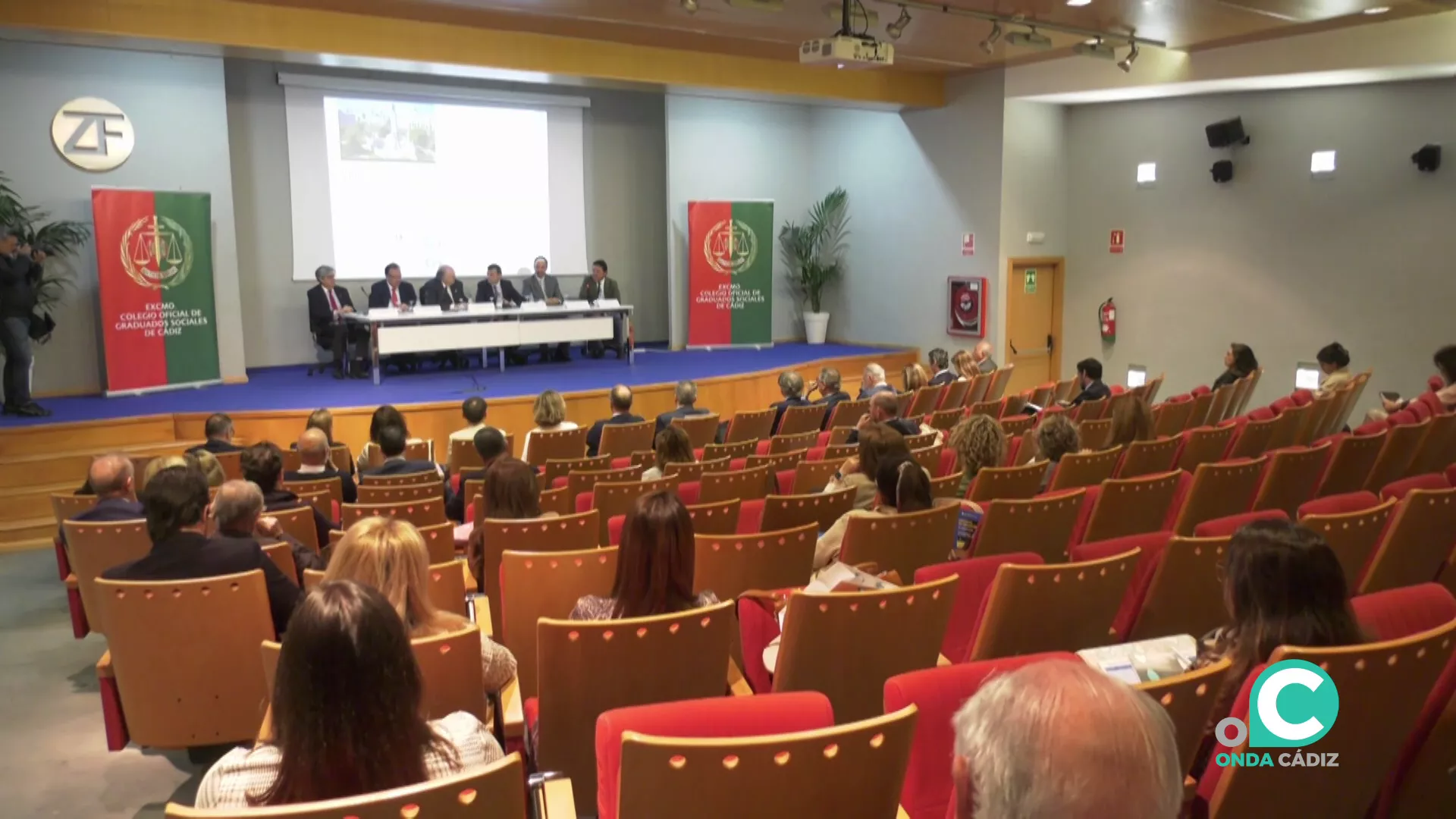 Las ponencias se efectuaron en el Palacio de Congresos.